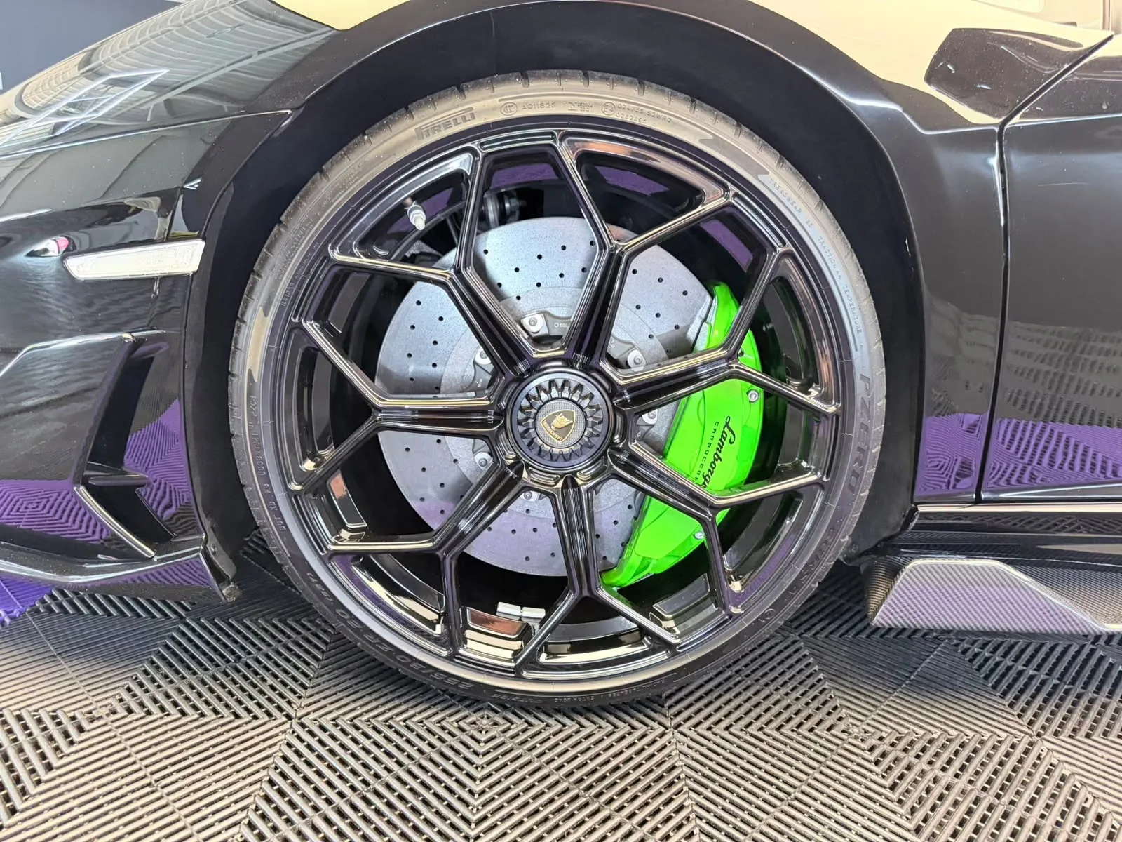 Lamborghini Aventador SVJ, 9/24