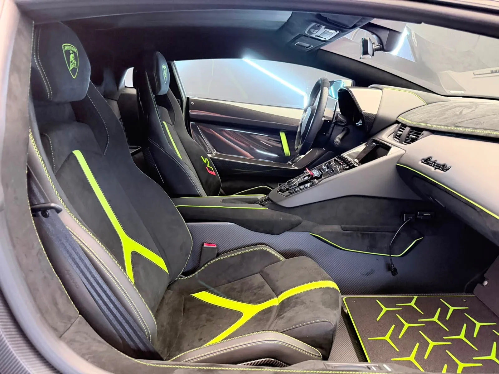 Lamborghini Aventador SVJ, 14/24