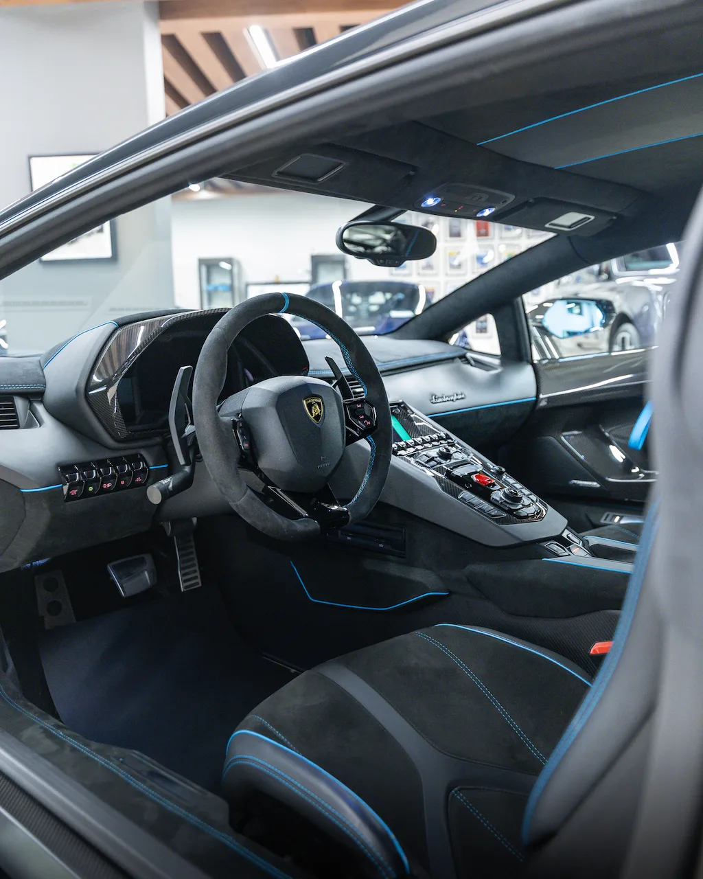 Lamborghini Aventador SVJ angeboten von einem Supersportwagenhändler in Riyadh, Saudi-Arabien, Foto 7 von 20