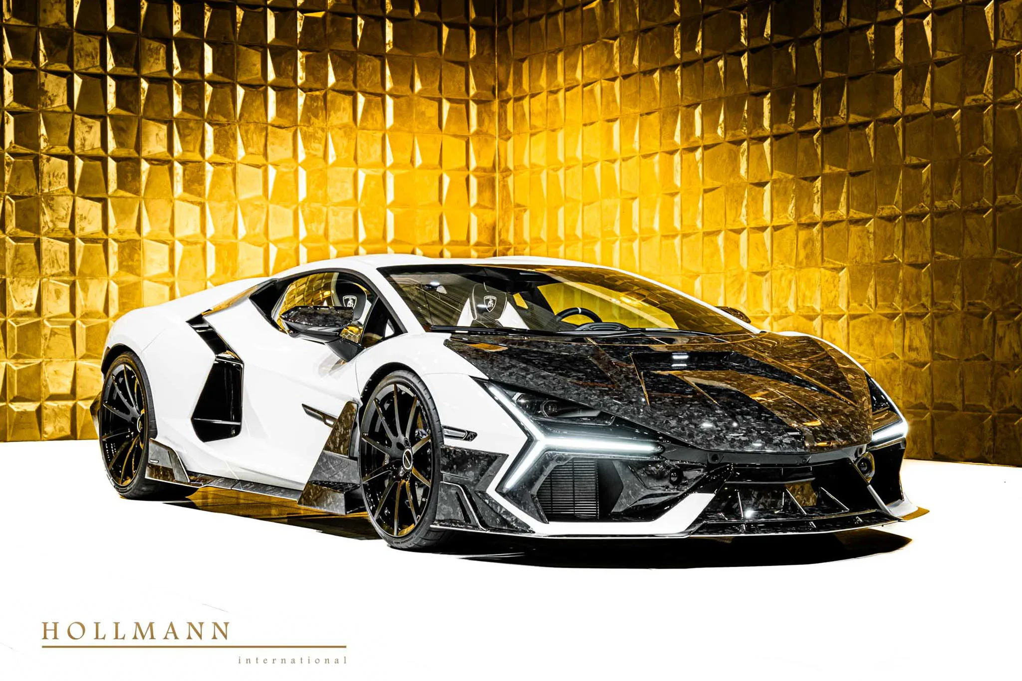 Lamborghini Revuelto angeboten von einem Fachhändler in Stuhr, Deutschland, Hauptfoto