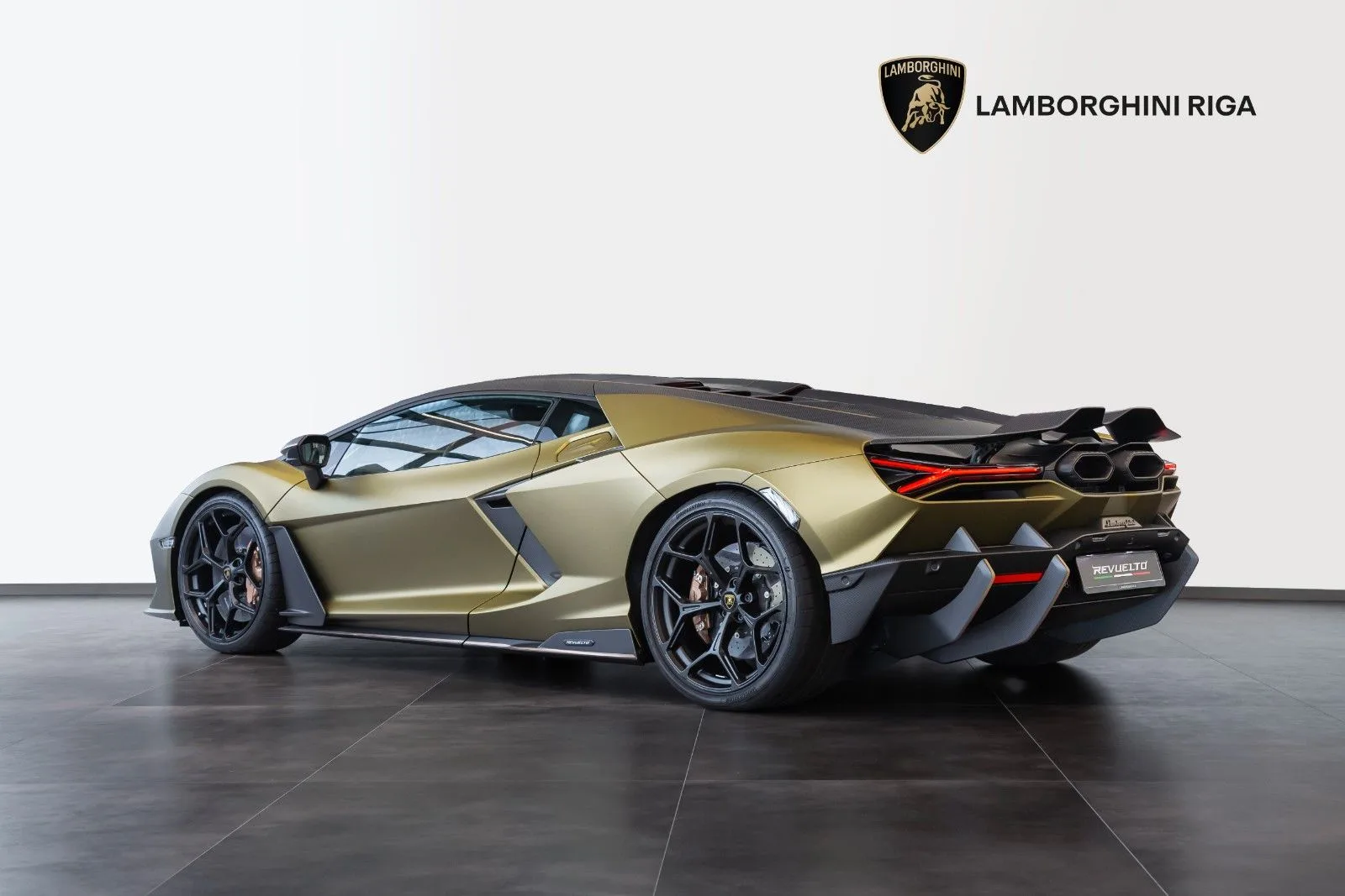 Lamborghini Revuelto, 3/30