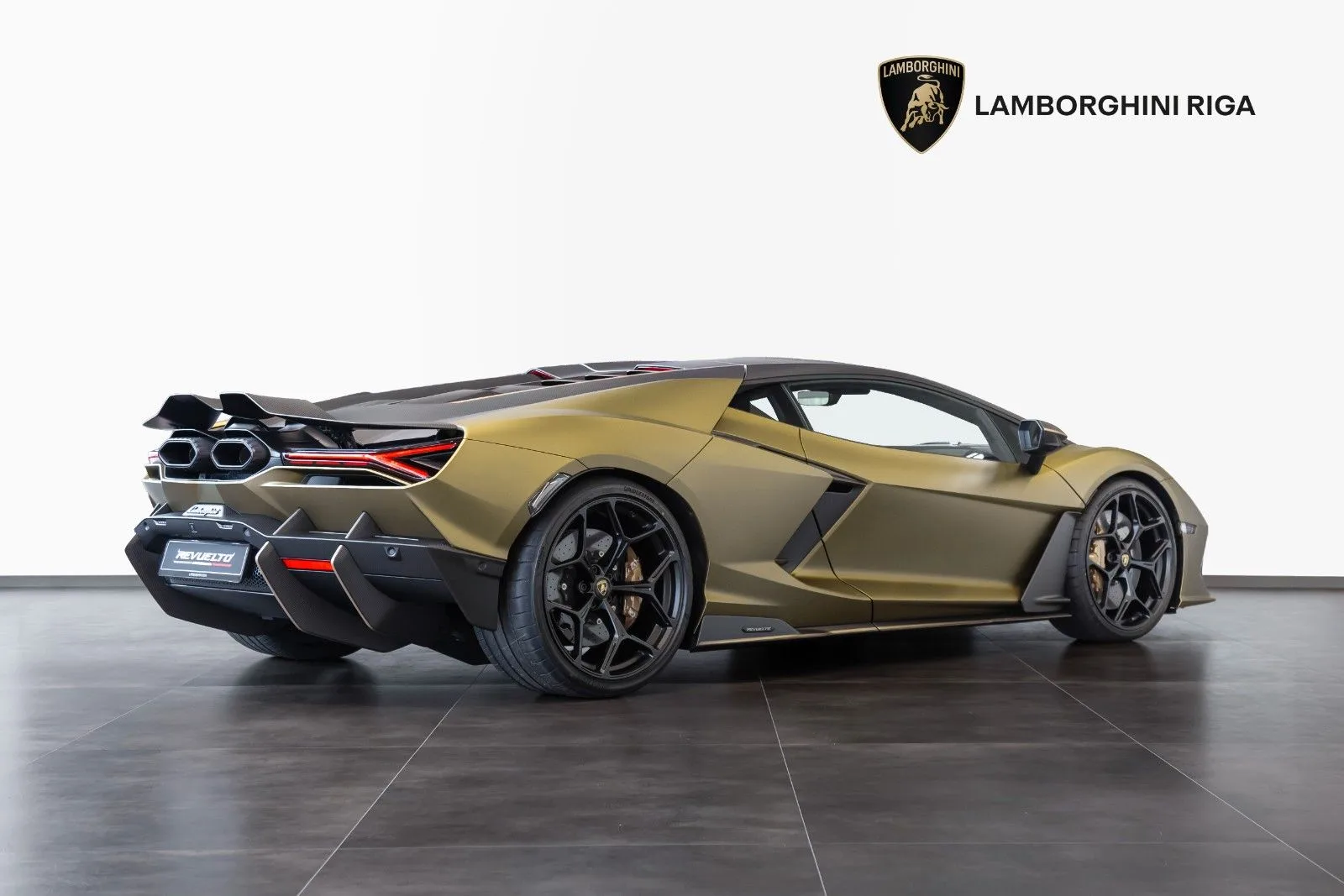 Lamborghini Revuelto, 5/30