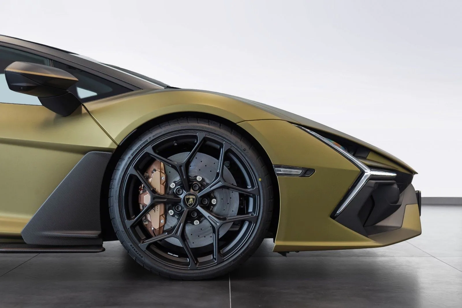 Lamborghini Revuelto, 9/30