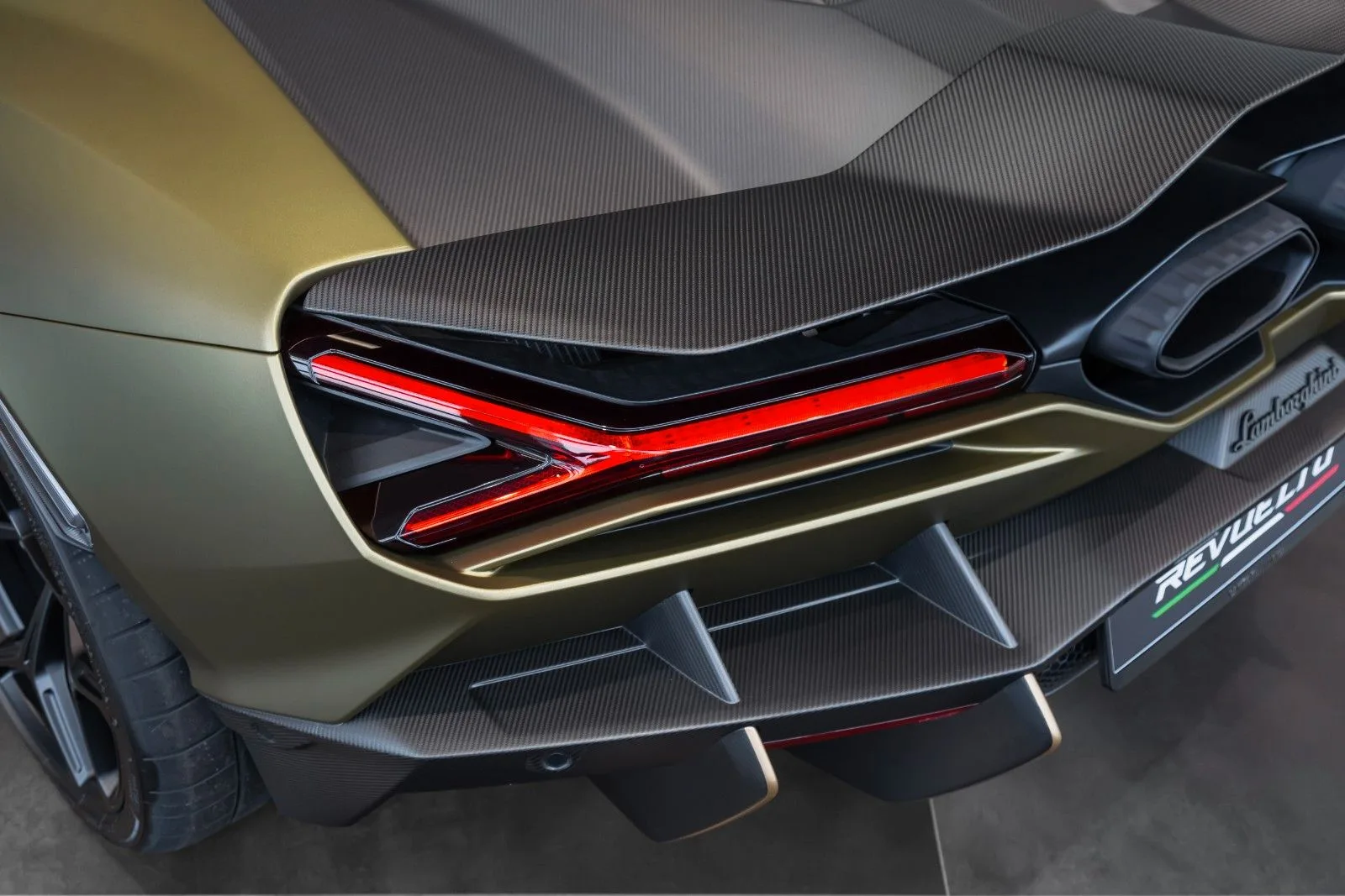 Lamborghini Revuelto, 15/30
