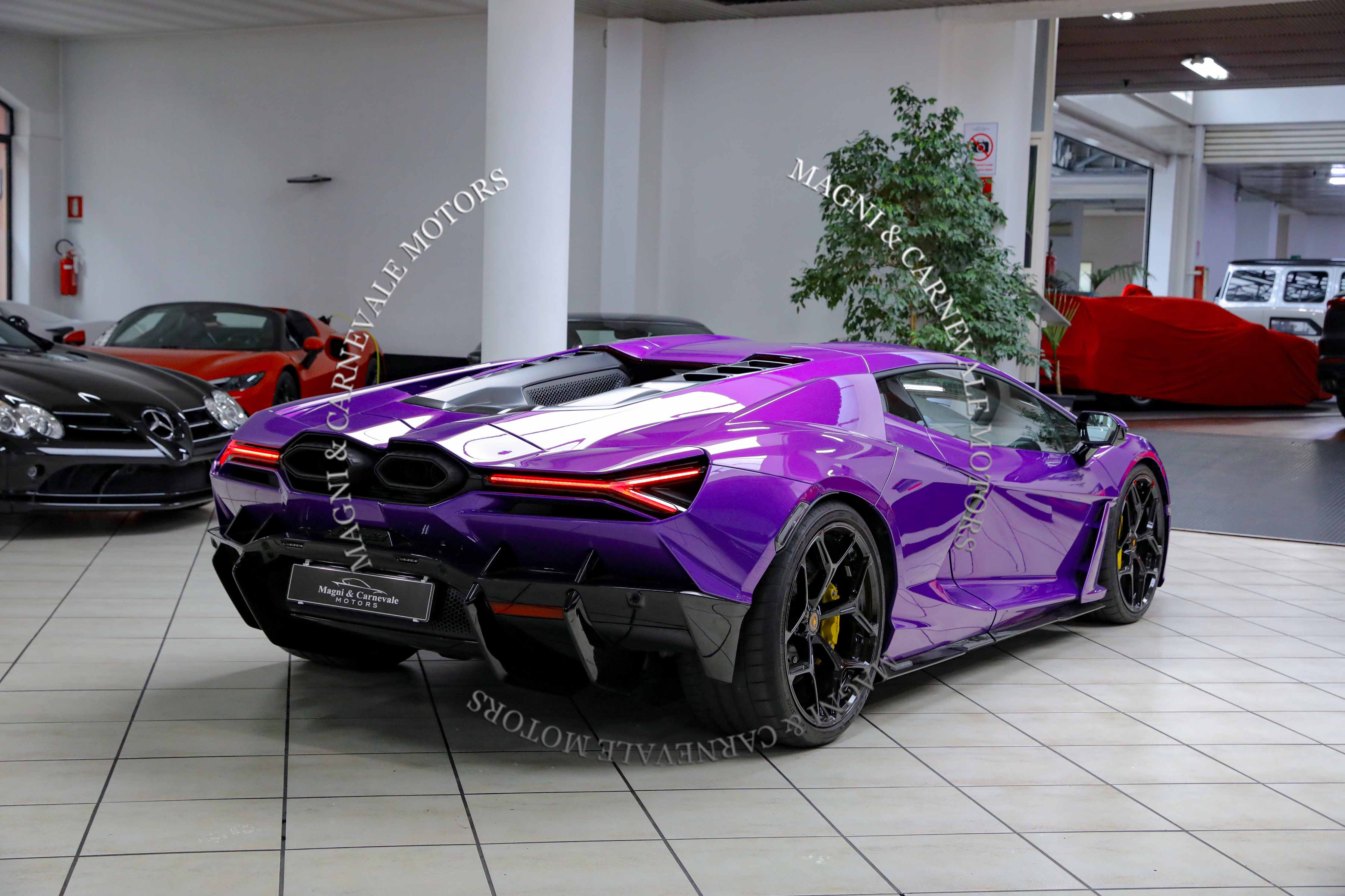 Lamborghini Revuelto angeboten von einem Fachhändler in Milan, Italien, Foto 13 von 20