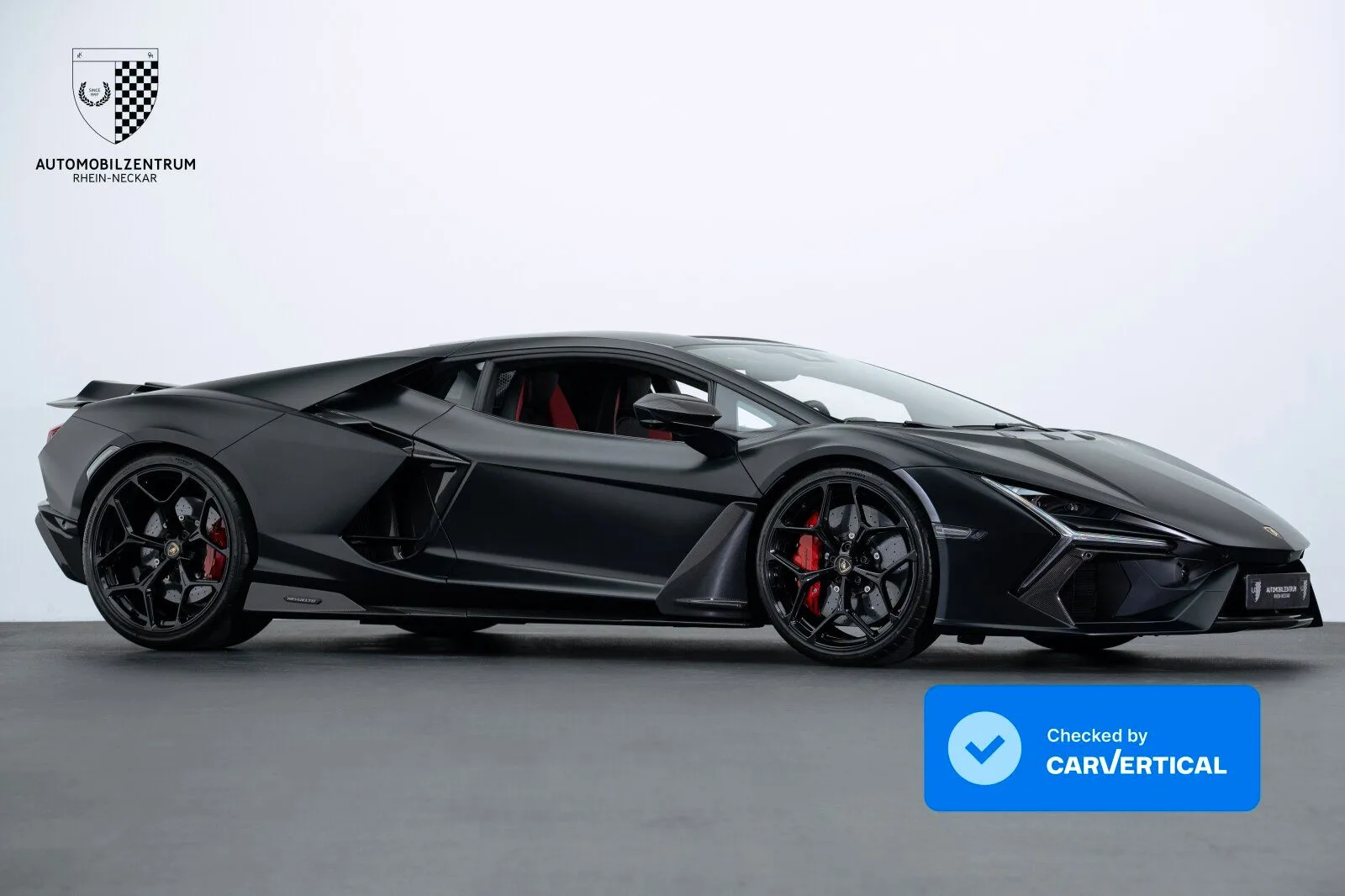 Lamborghini Revuelto proposée par un spécialiste de la supercar à Viernheim, Allemagne, photo principale