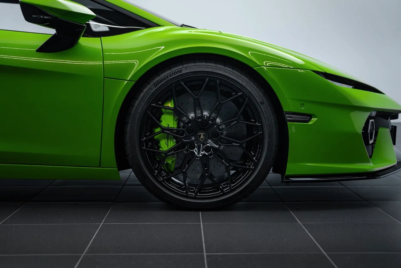 Lamborghini Temerario offered by a specialist dealer in Putzbrunn, Germany, photo 4 of 15