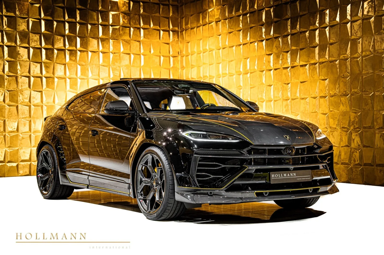 Lamborghini Urus SE proposée par un concessionnaire spécialisé à Stuhr, Allemagne, photo principale