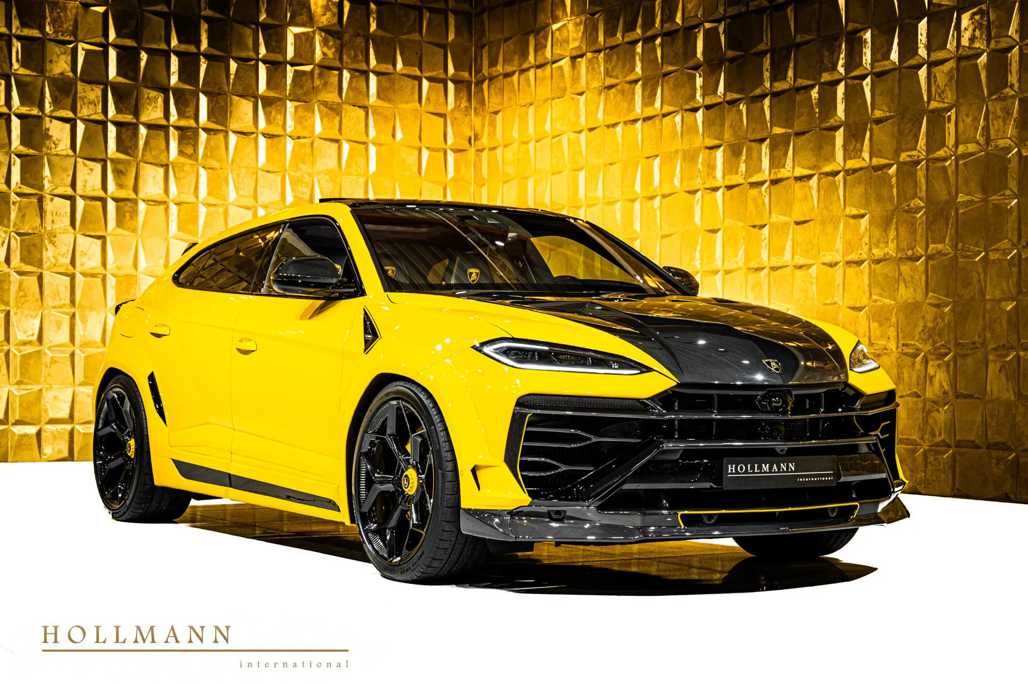 Lamborghini Urus SE proposée par un concessionnaire spécialisé à Stuhr, Allemagne, photo principale