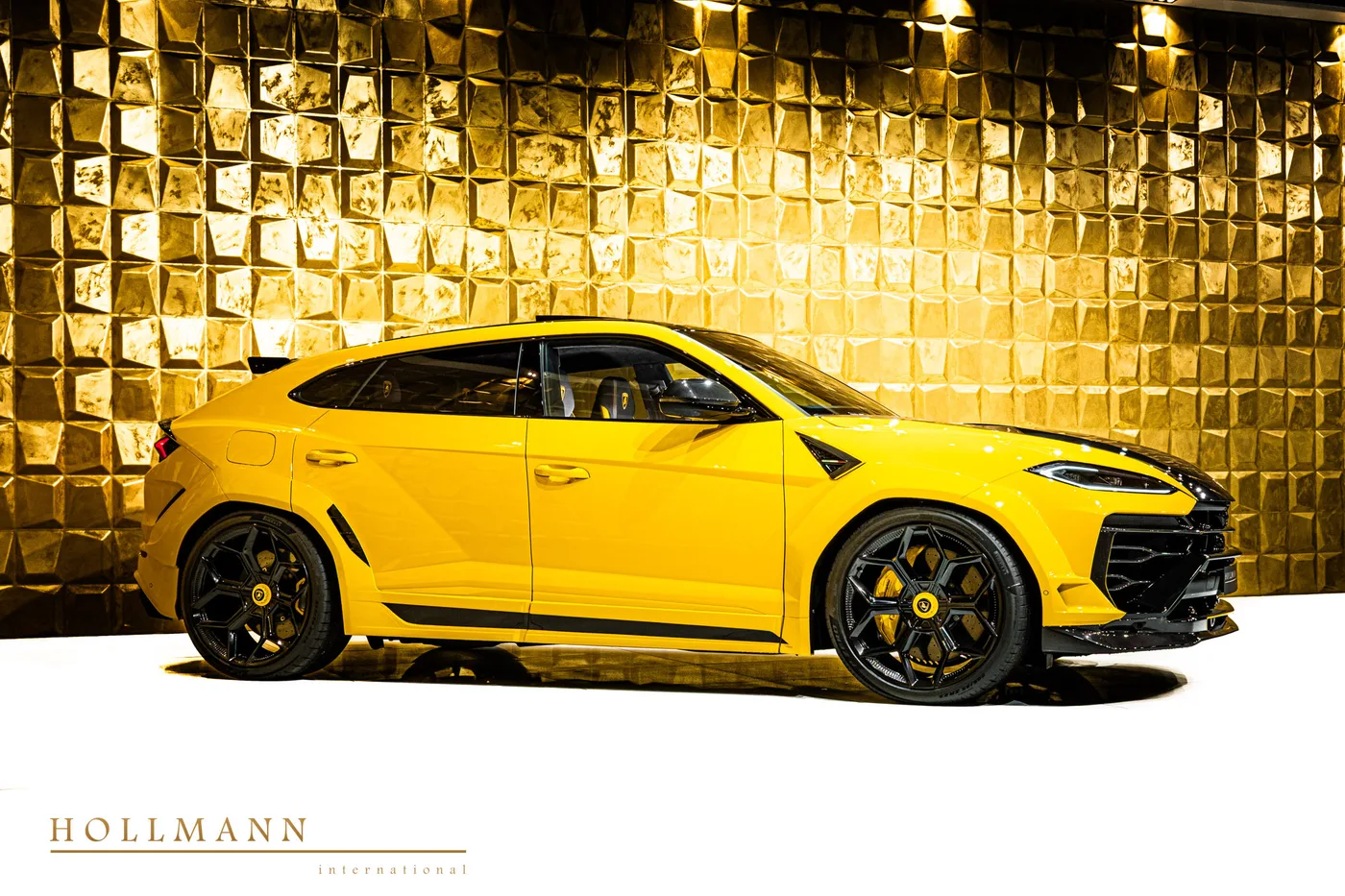 Lamborghini Urus SE proposée par un concessionnaire spécialisé à Stuhr, Allemagne, photo 2 sur 8