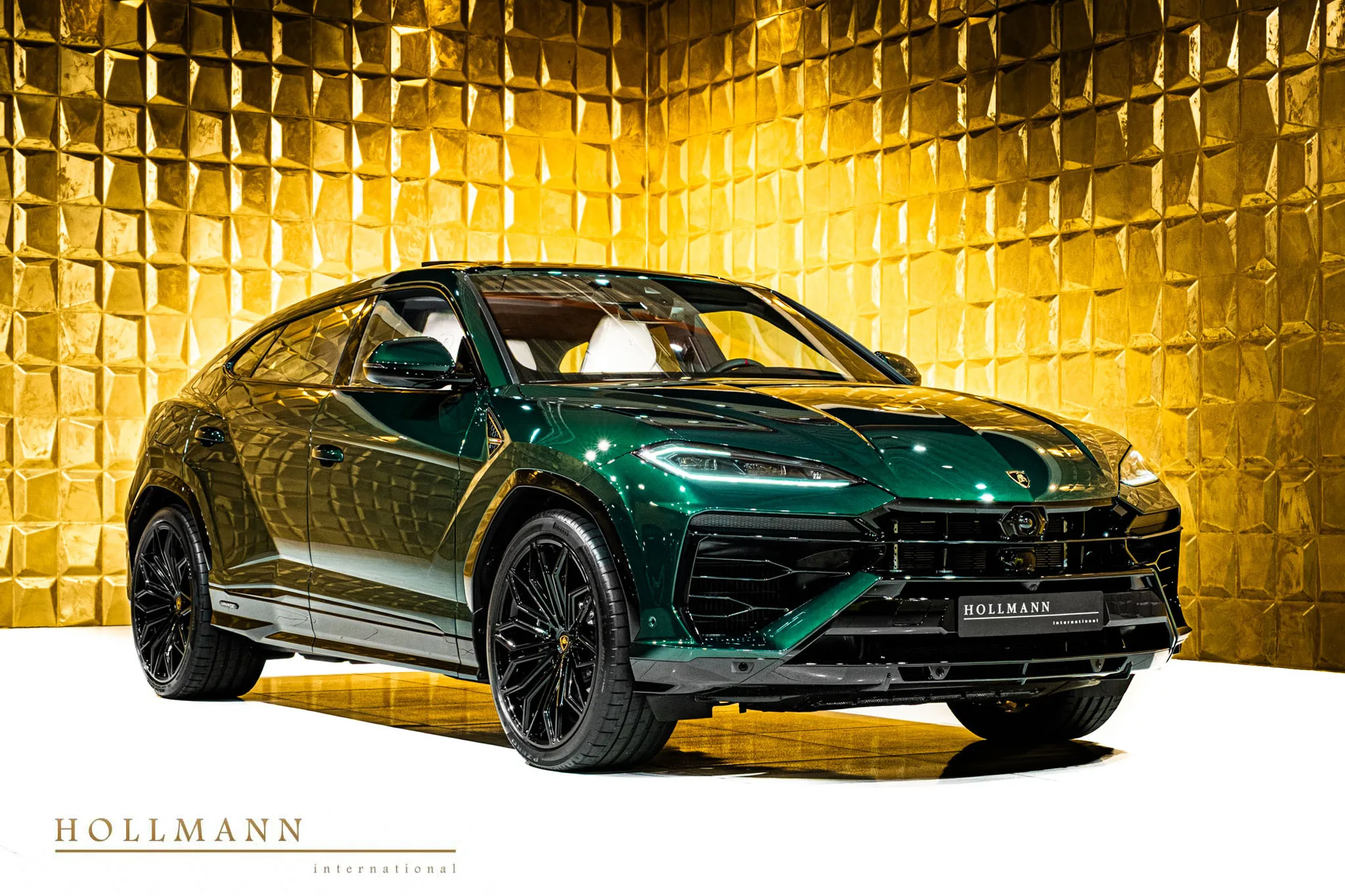 Lamborghini Urus SE proposée par un concessionnaire spécialisé à Stuhr, Allemagne, photo principale