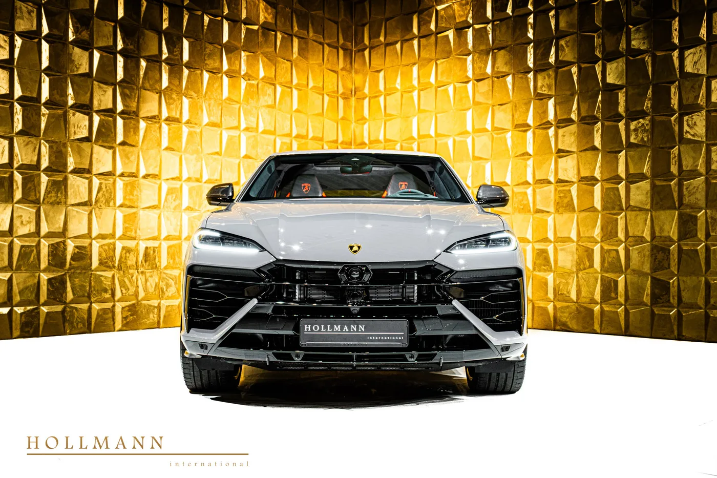 Lamborghini Urus SE proposée par un concessionnaire spécialisé à Stuhr, Allemagne, photo 2 sur 8