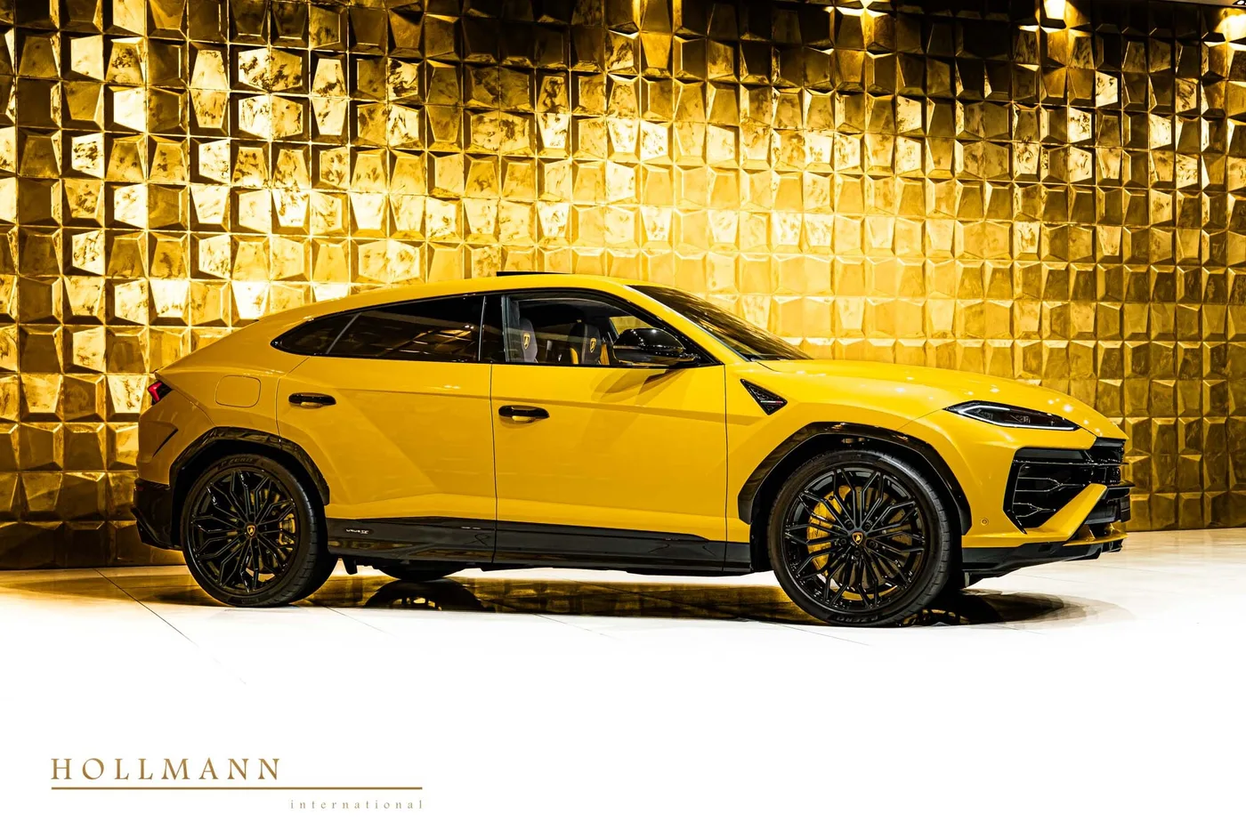Lamborghini Urus SE angeboten von einem Fachhändler in Stuhr, Deutschland, Foto 2 von 8