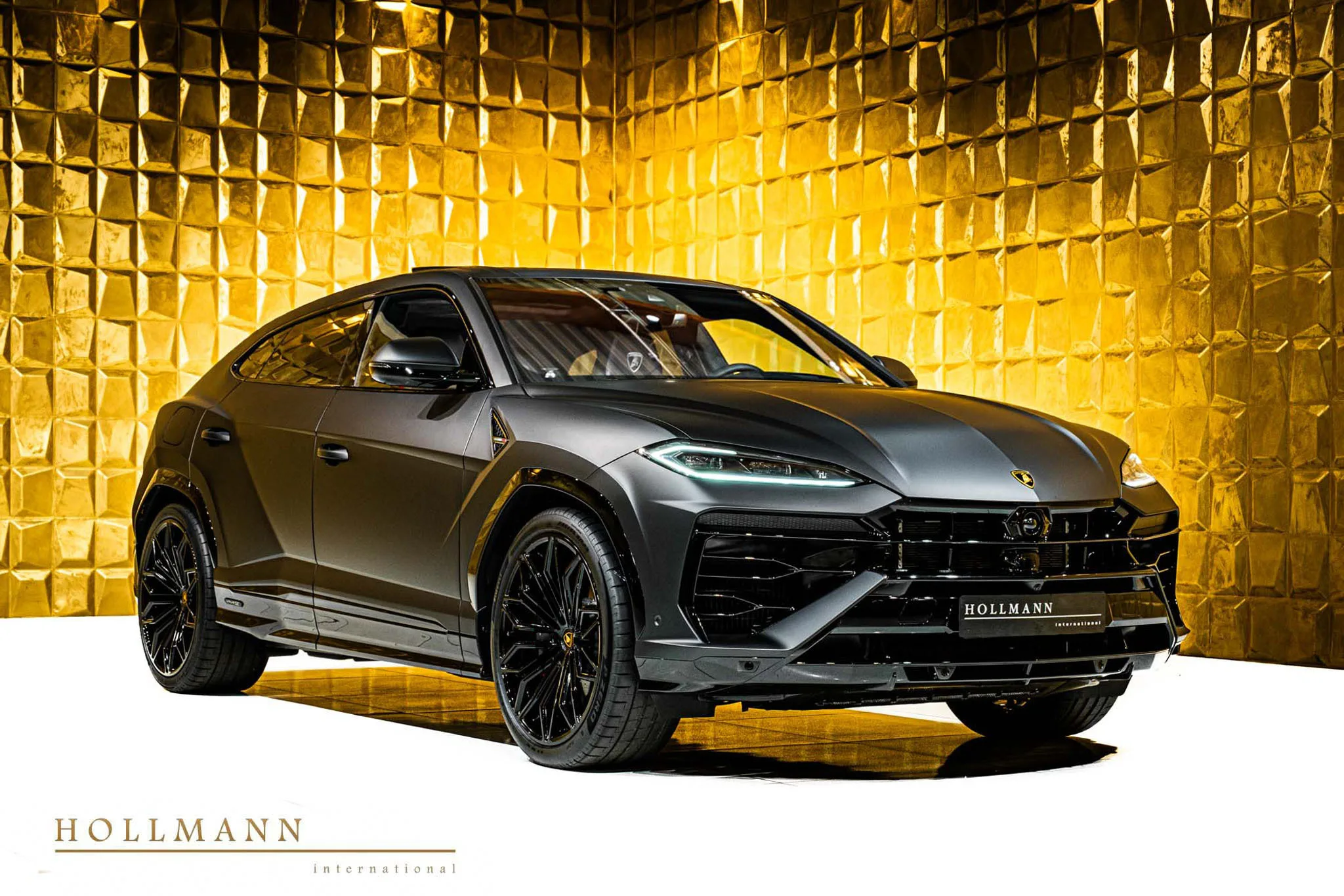 Lamborghini Urus SE angeboten von einem Fachhändler in Stuhr, Deutschland, Hauptfoto