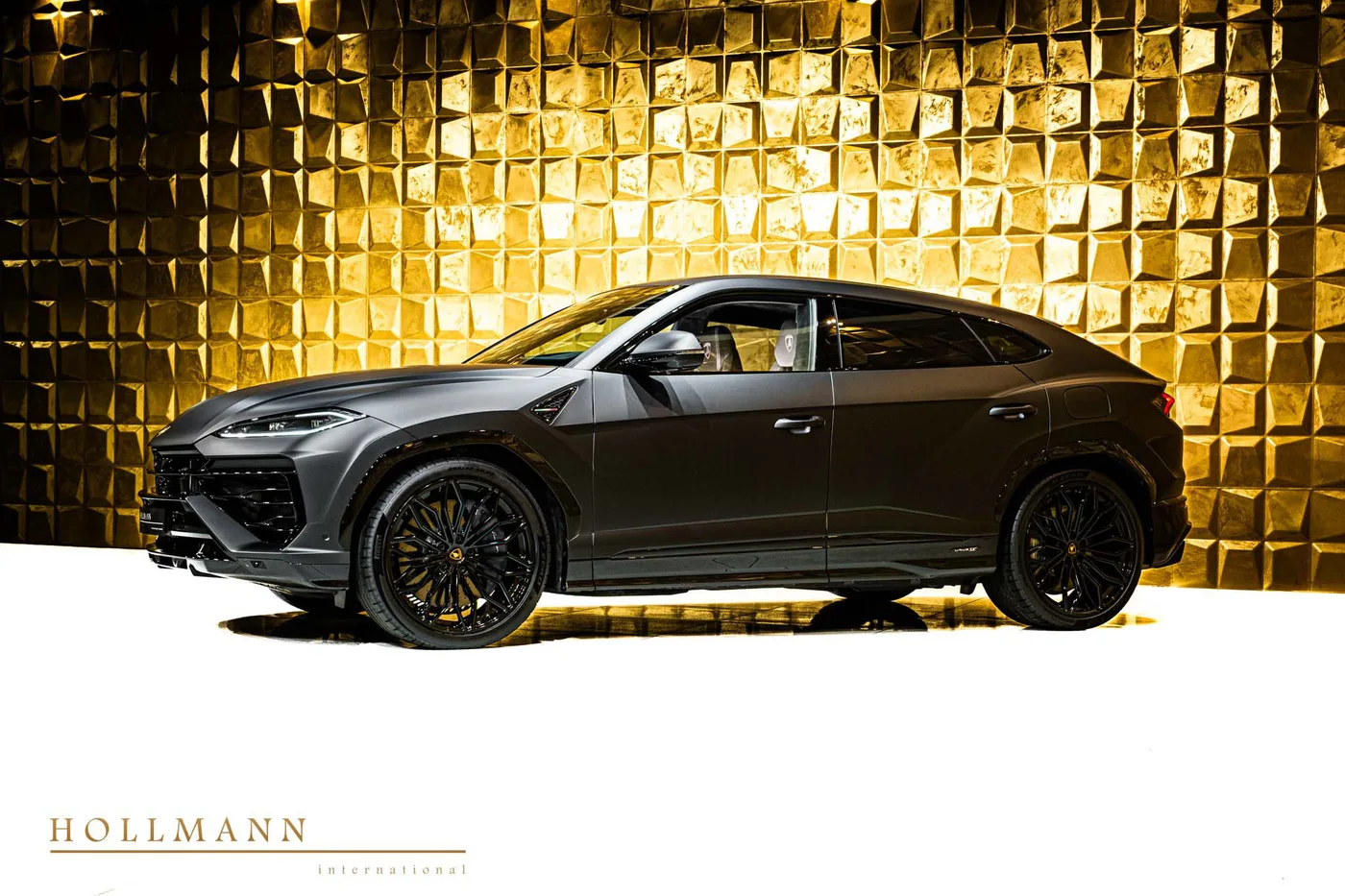 Lamborghini Urus SE angeboten von einem Fachhändler in Stuhr, Deutschland, Foto 3 von 8