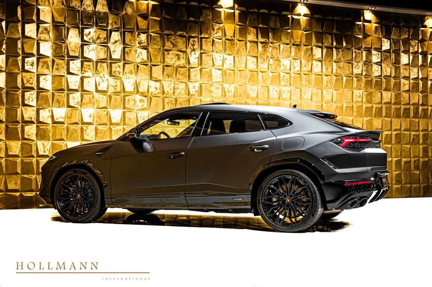 Lamborghini Urus SE angeboten von einem Fachhändler in Stuhr, Deutschland, Foto 6 von 8