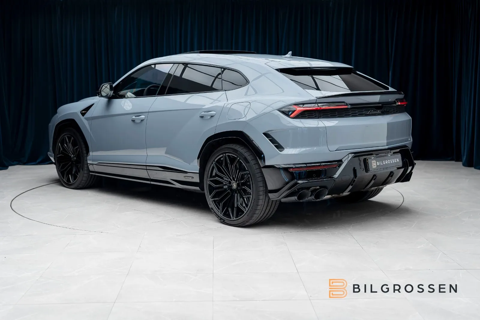 Lamborghini Urus SE, 3/25