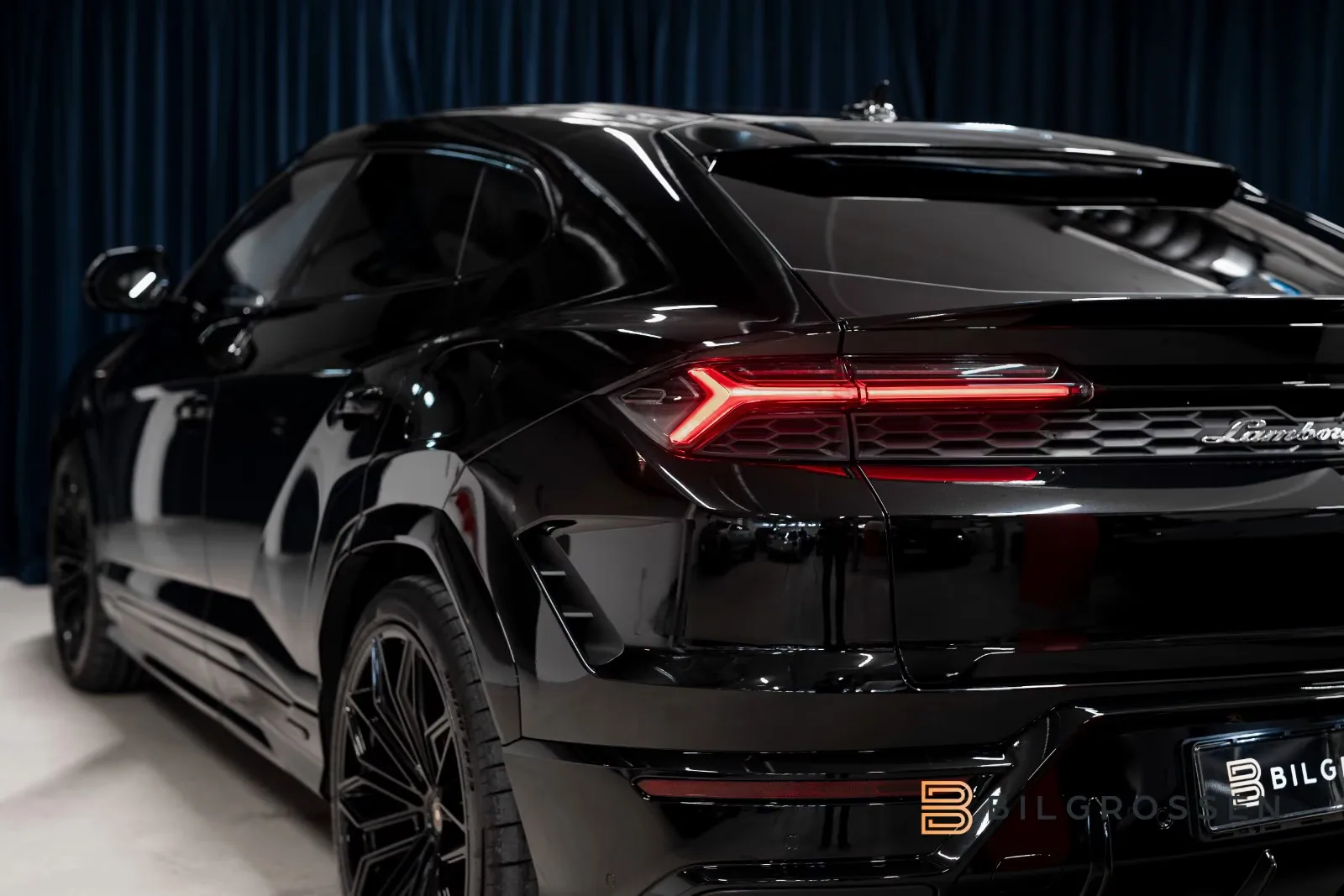 Lamborghini Urus SE, 4/27