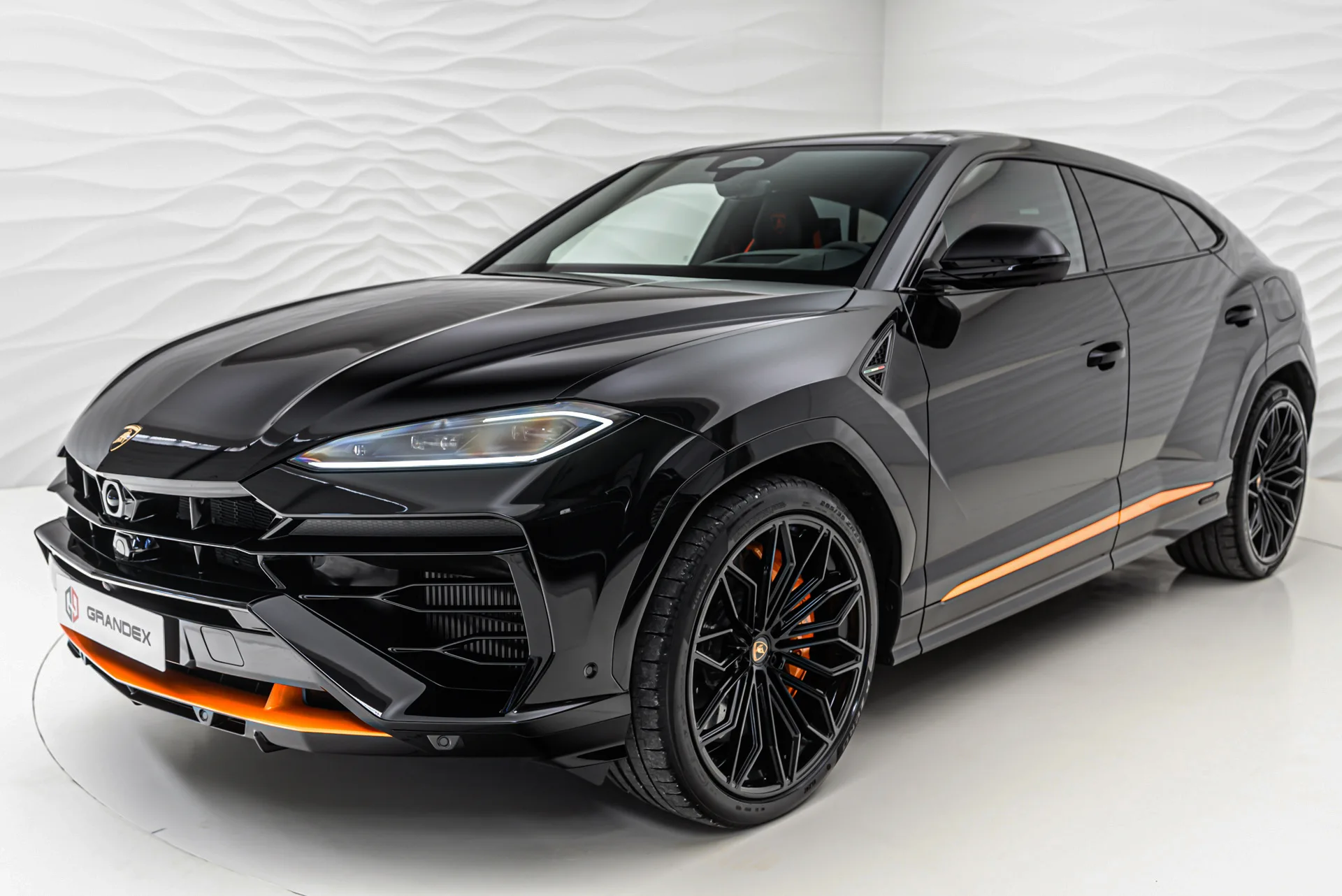 Lamborghini Urus SE offered by a supercar dealer in Sengenthal, Germany, main photo