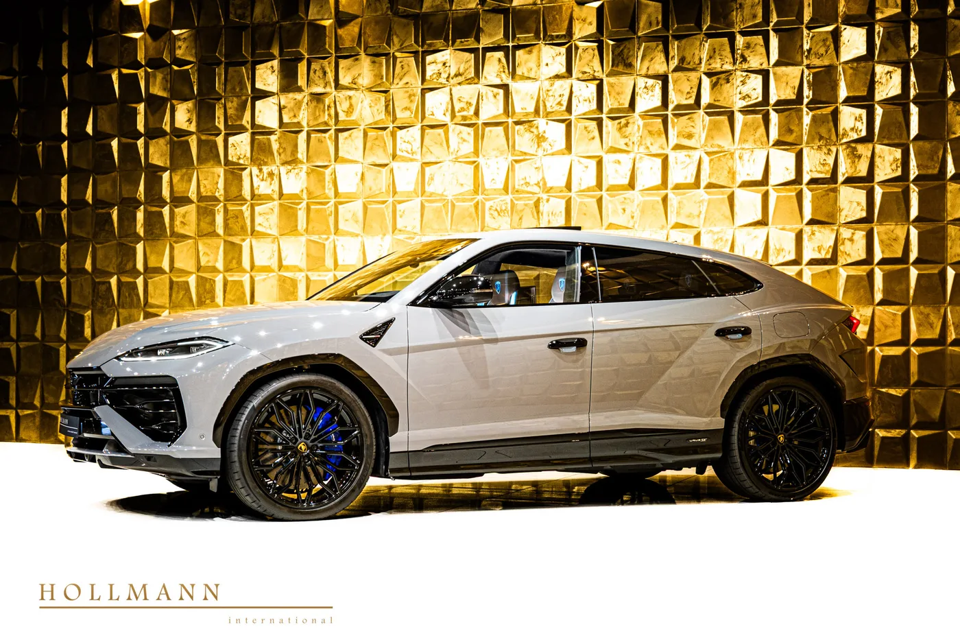 Lamborghini Urus SE proposée par un concessionnaire spécialisé à Stuhr, Allemagne, photo 3 sur 25