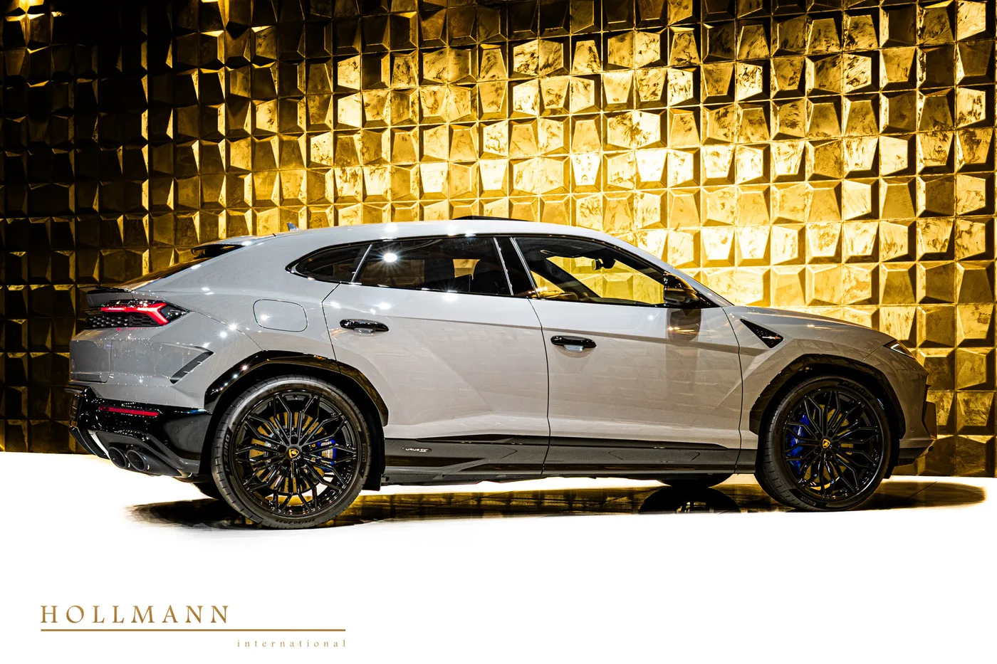 Lamborghini Urus SE proposée par un concessionnaire spécialisé à Stuhr, Allemagne, photo 6 sur 25