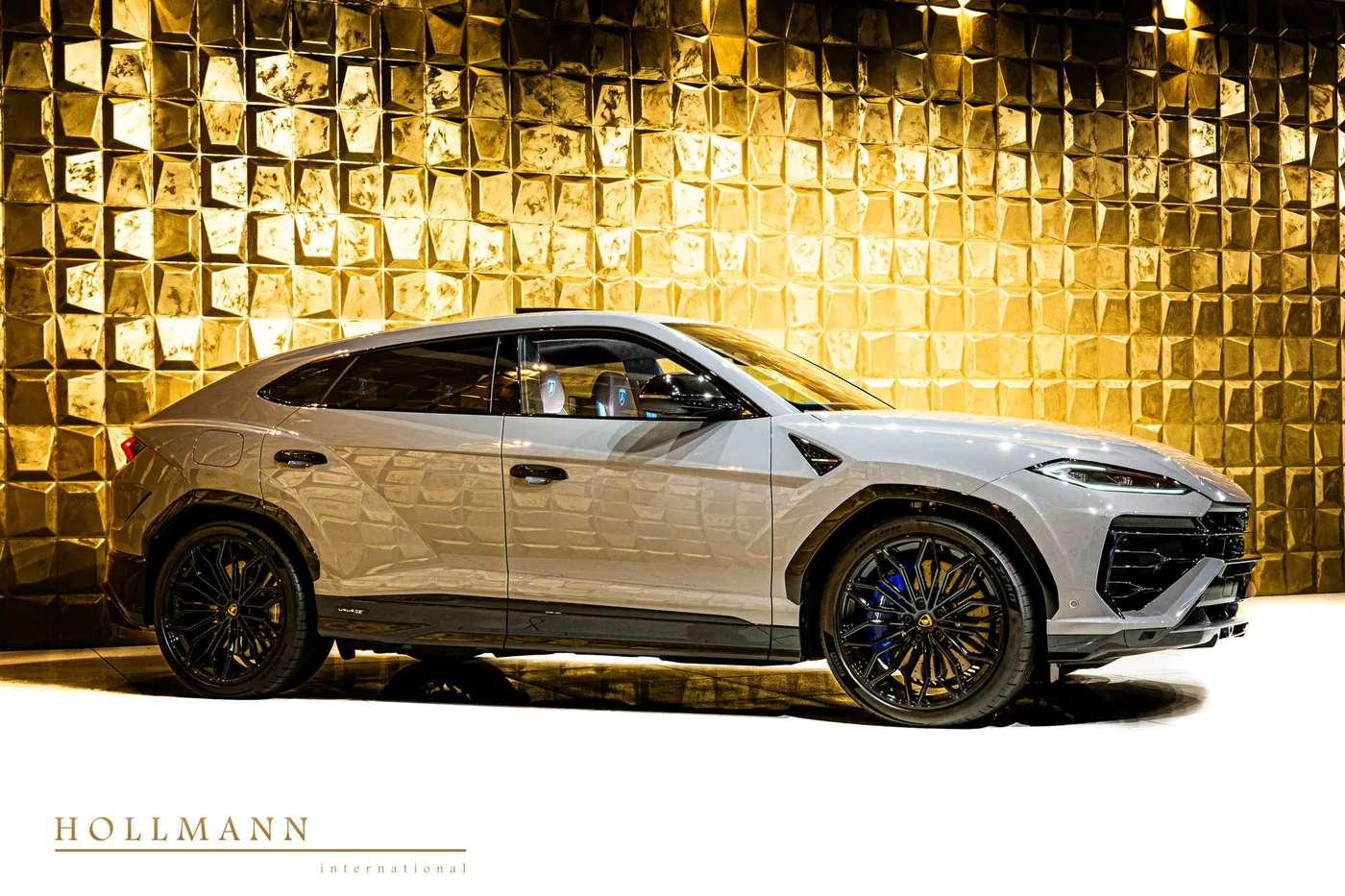 Lamborghini Urus SE proposée par un concessionnaire spécialisé à Stuhr, Allemagne, photo 10 sur 25
