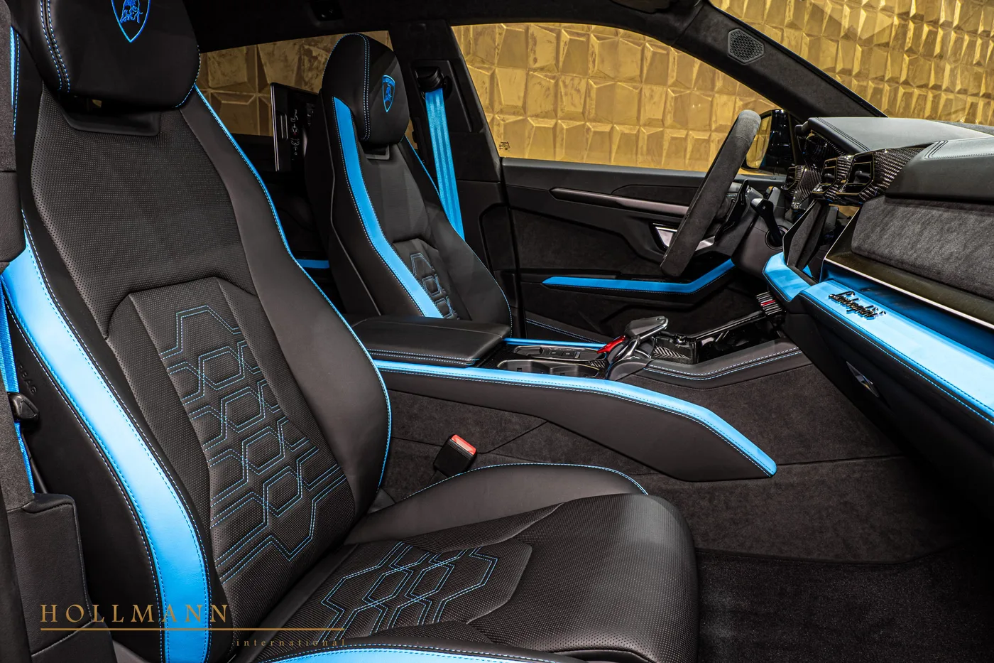Lamborghini Urus SE proposée par un concessionnaire spécialisé à Stuhr, Allemagne, photo 17 sur 25