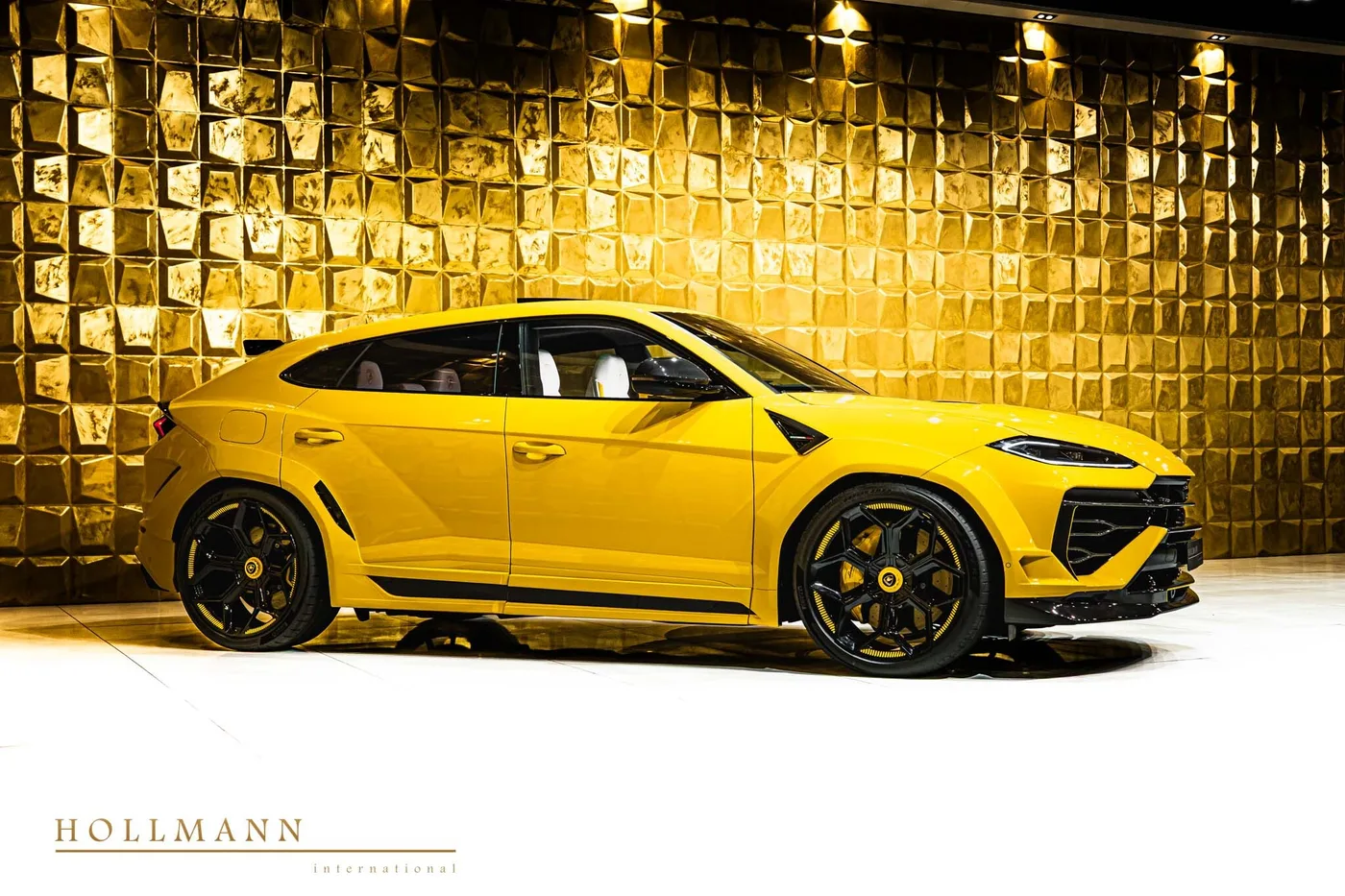 Lamborghini Urus SE proposée par un concessionnaire spécialisé à Stuhr, Allemagne, photo 2 sur 25