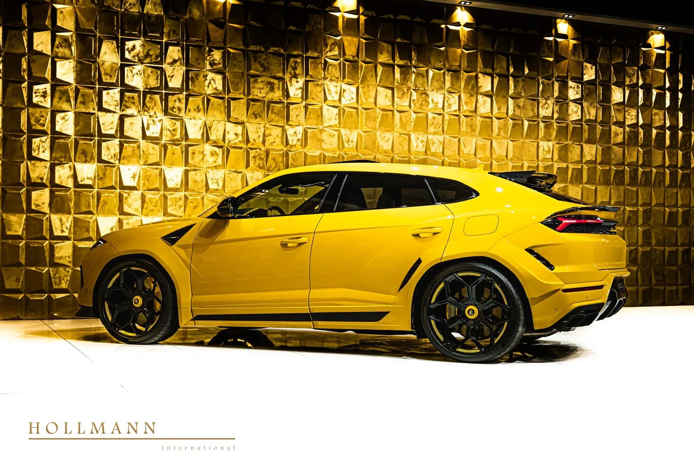 Lamborghini Urus SE proposée par un concessionnaire spécialisé à Stuhr, Allemagne, photo 8 sur 25
