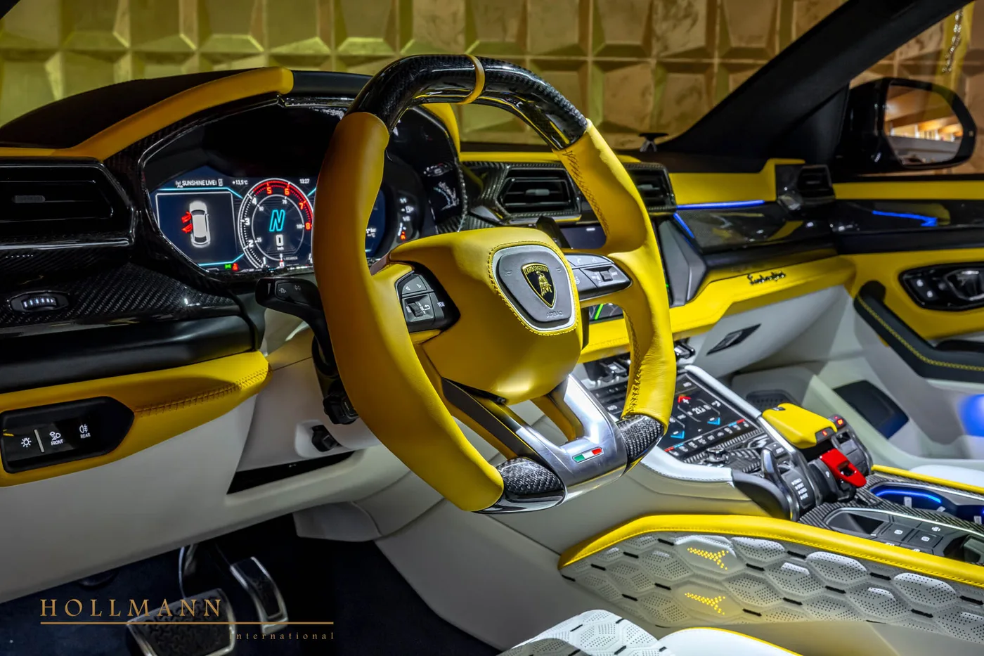 Lamborghini Urus SE proposée par un concessionnaire spécialisé à Stuhr, Allemagne, photo 13 sur 25