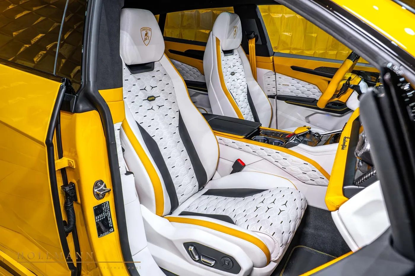 Lamborghini Urus SE proposée par un concessionnaire spécialisé à Stuhr, Allemagne, photo 20 sur 25