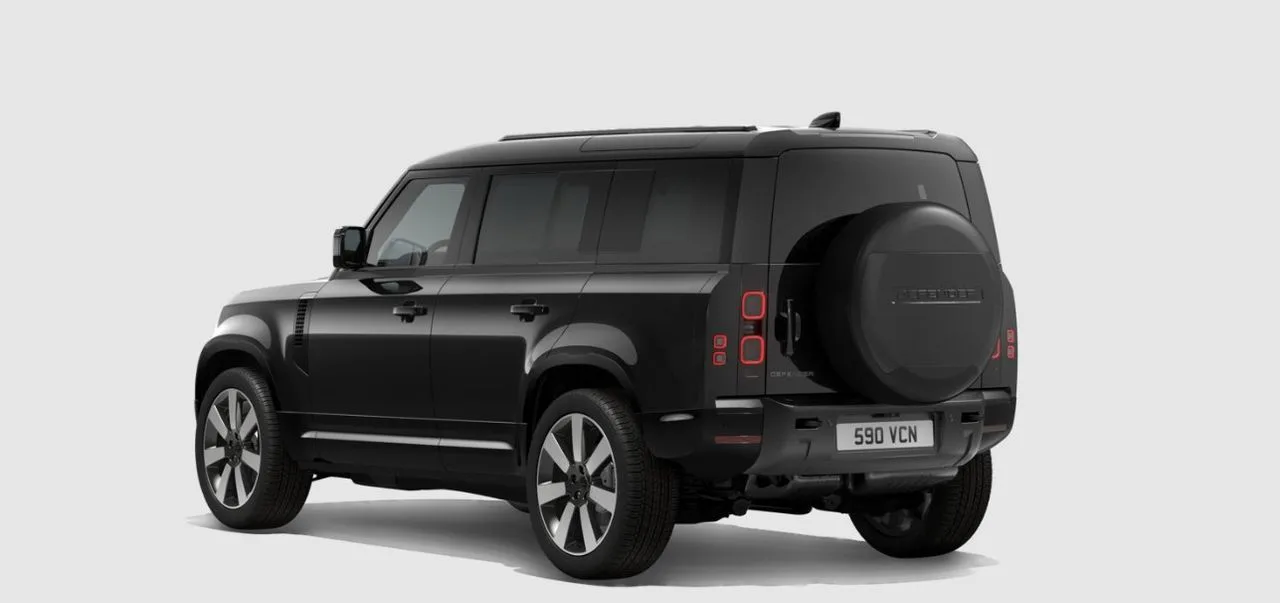 Land Rover Defender 110, 3/6