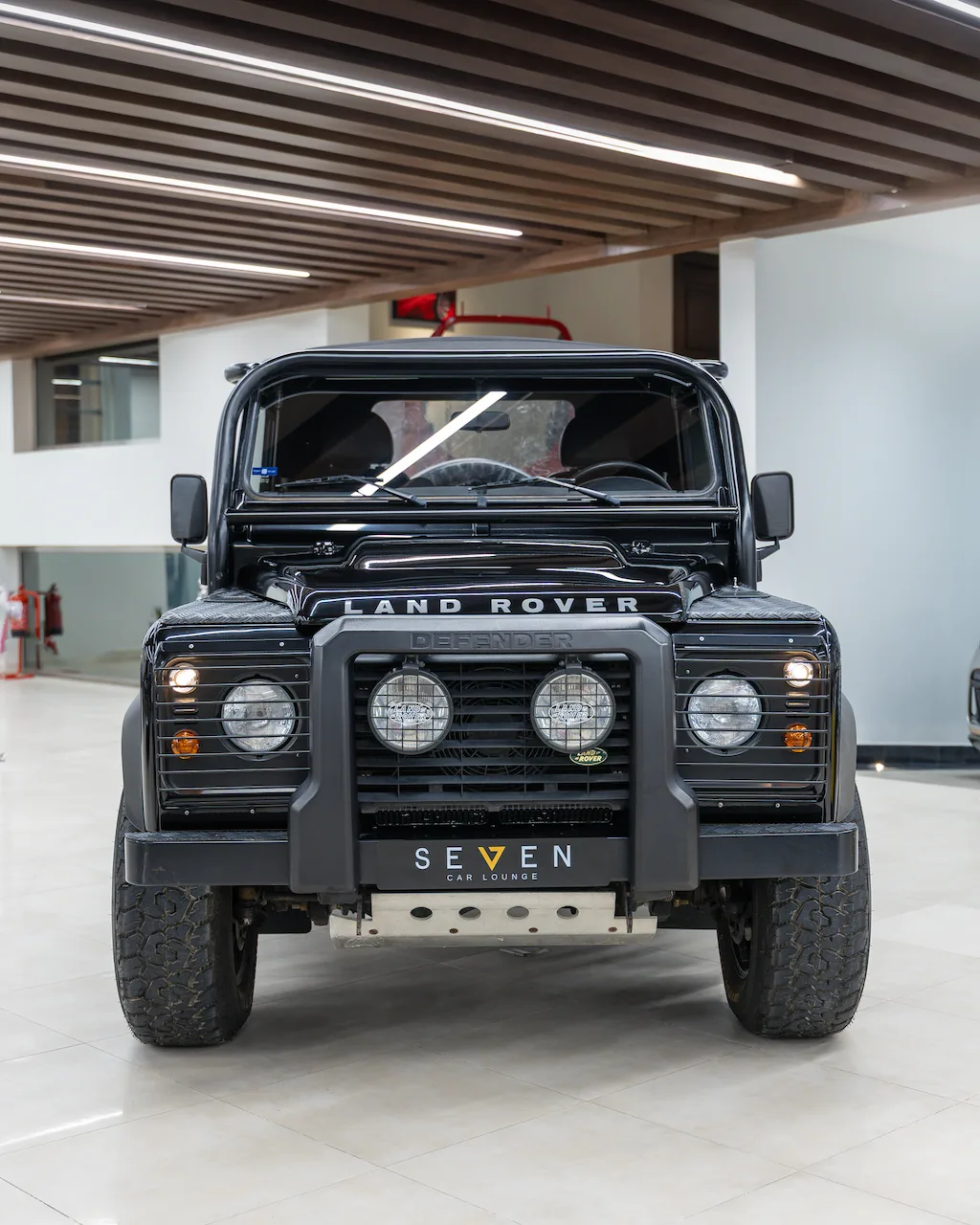 Land Rover Defender 90, 2/19