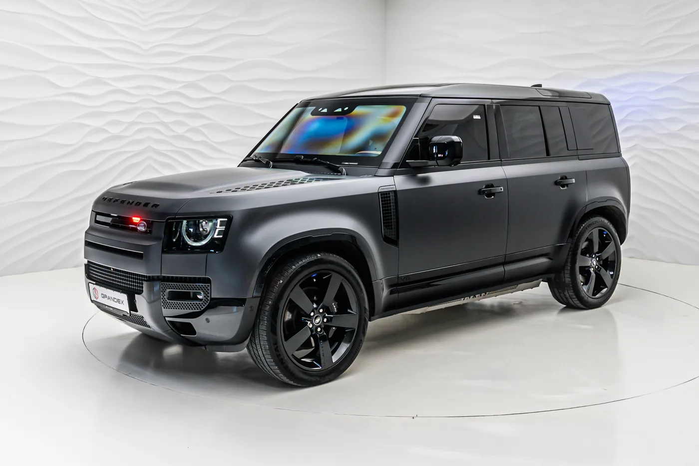 Land Rover Defender X, D300, armoured B6 offered by a specialist dealer in Sengenthal, Germany, photo 2 of 10