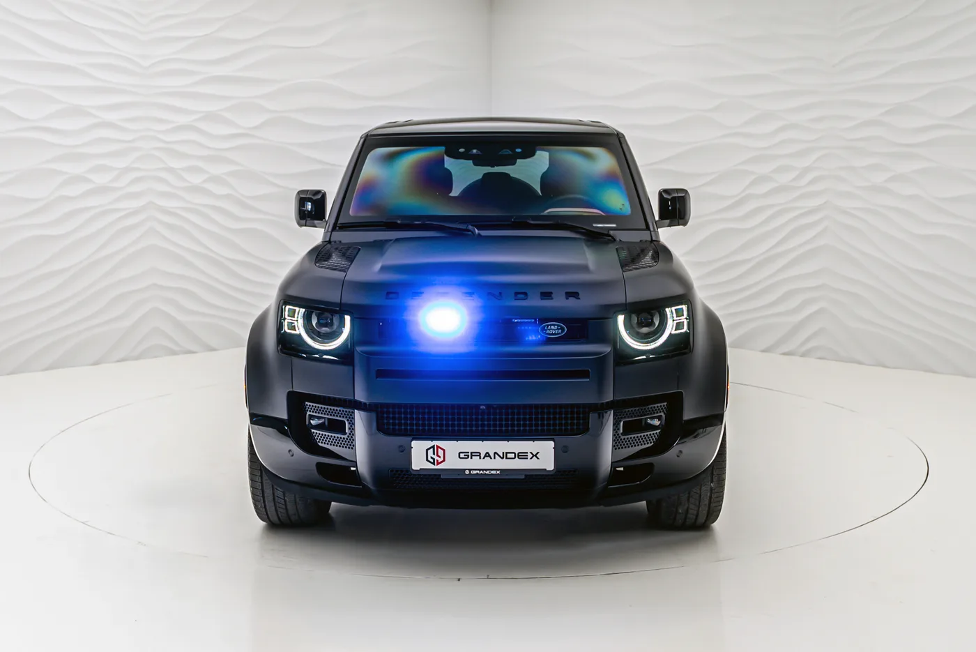 Land Rover Defender X, D300, armoured B6 offered by a specialist dealer in Sengenthal, Germany, photo 9 of 10