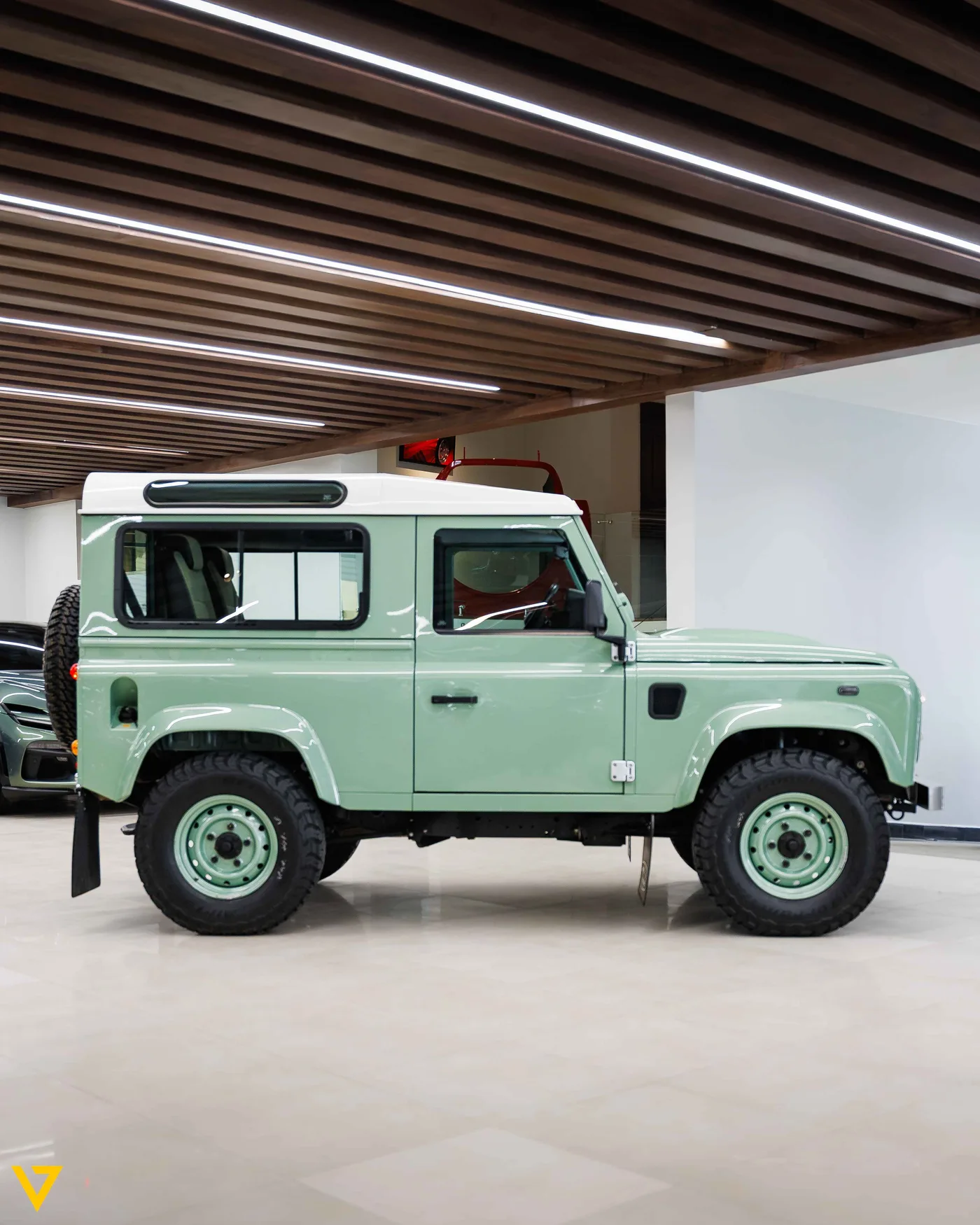 Land Rover Defender Heritage offered by a supercar dealer in Riyadh, Saudi Arabia, photo 6 of 16