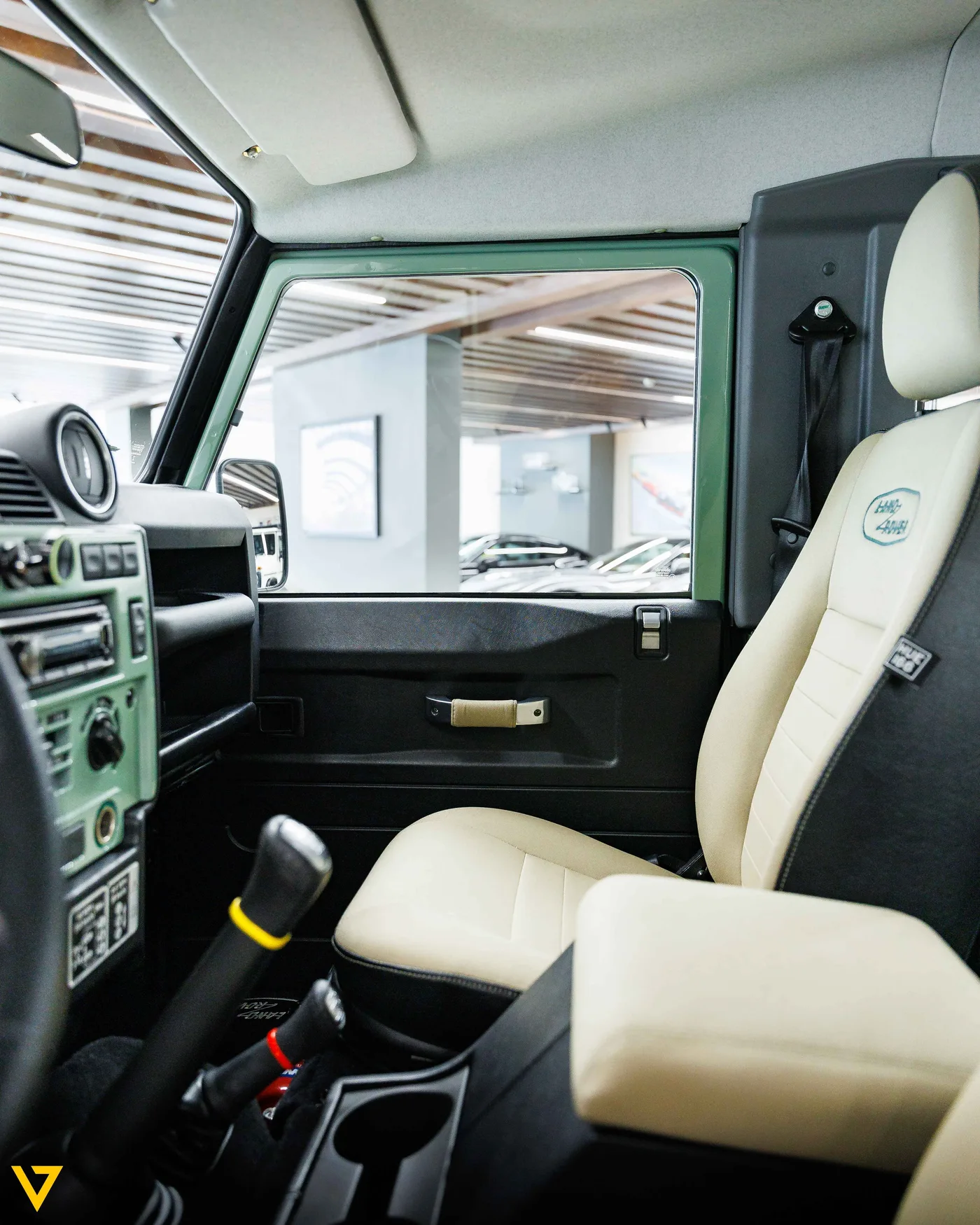 Land Rover Defender Heritage offered by a supercar dealer in Riyadh, Saudi Arabia, photo 10 of 16