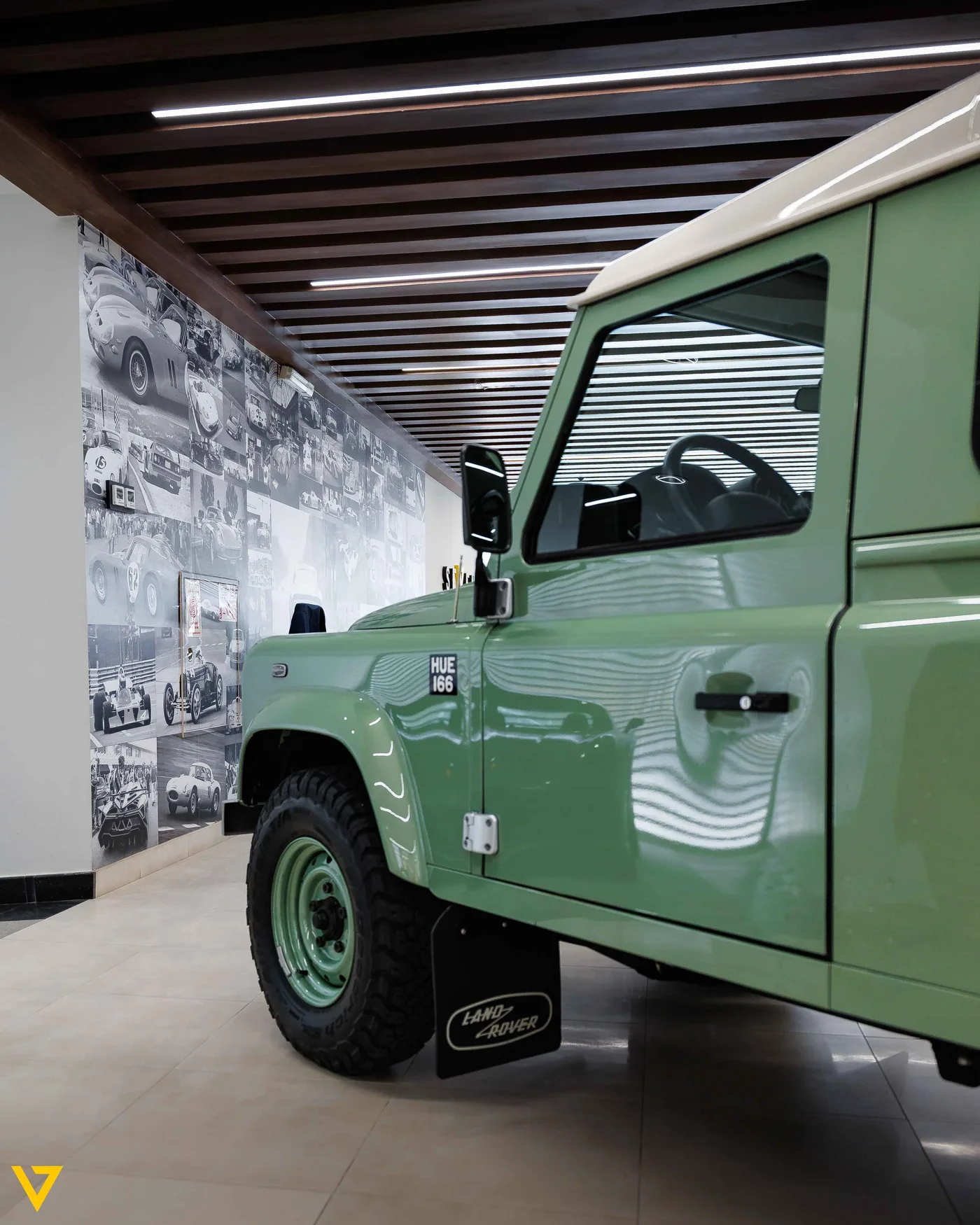 Land Rover Defender Heritage offered by a supercar dealer in Riyadh, Saudi Arabia, photo 13 of 16