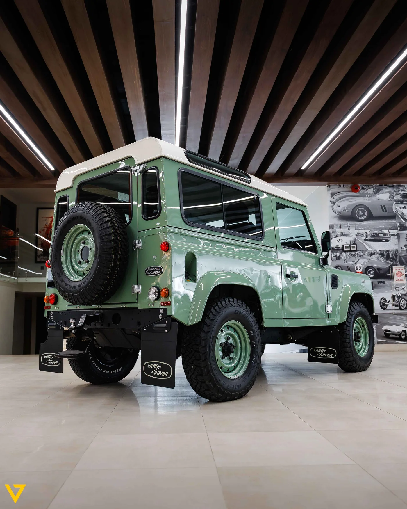Land Rover Defender Heritage offered by a supercar dealer in Riyadh, Saudi Arabia, photo 15 of 16