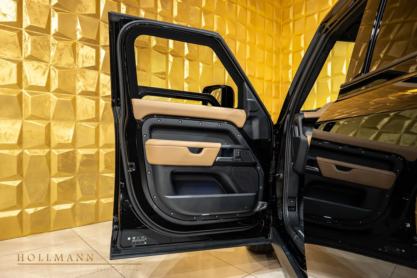 Land Rover Defender 110 X, P425 V8, armoured proposée par un concessionnaire spécialisé à Stuhr, Allemagne, photo 3 sur 8
