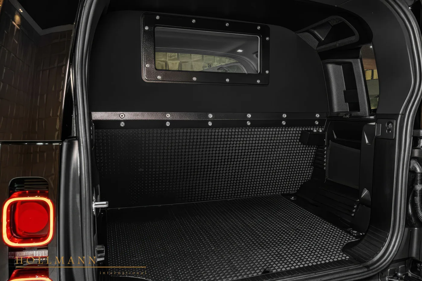 Land Rover Defender 110 X, P425 V8, armoured proposée par un concessionnaire spécialisé à Stuhr, Allemagne, photo 5 sur 8
