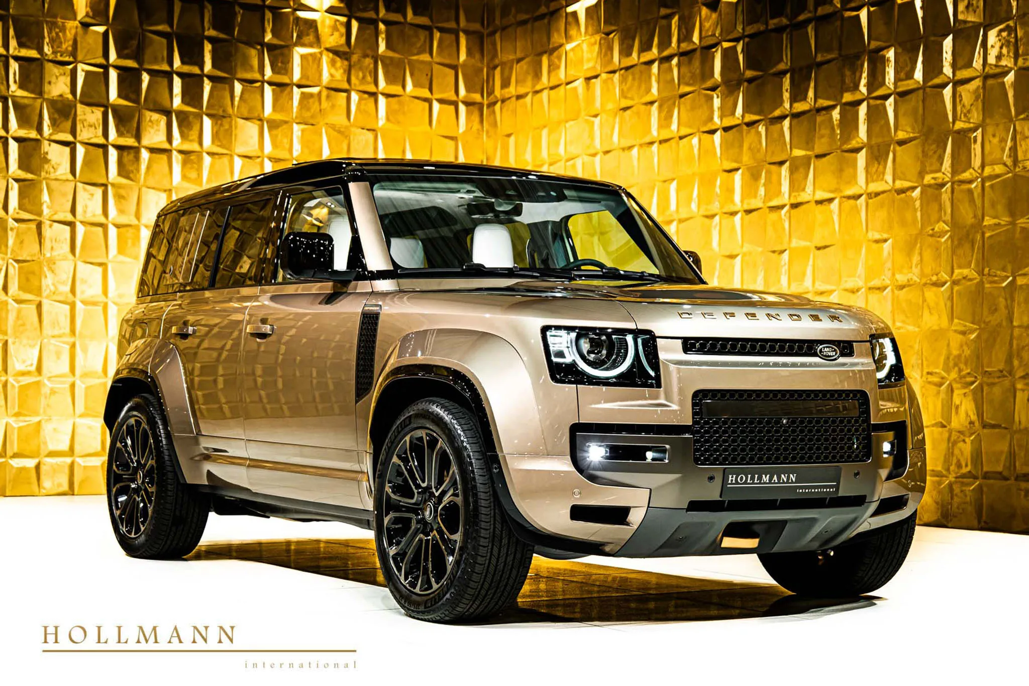 Land Rover Defender OCTA P635 sold by a specialist dealer in Stuhr, Germany, main photo