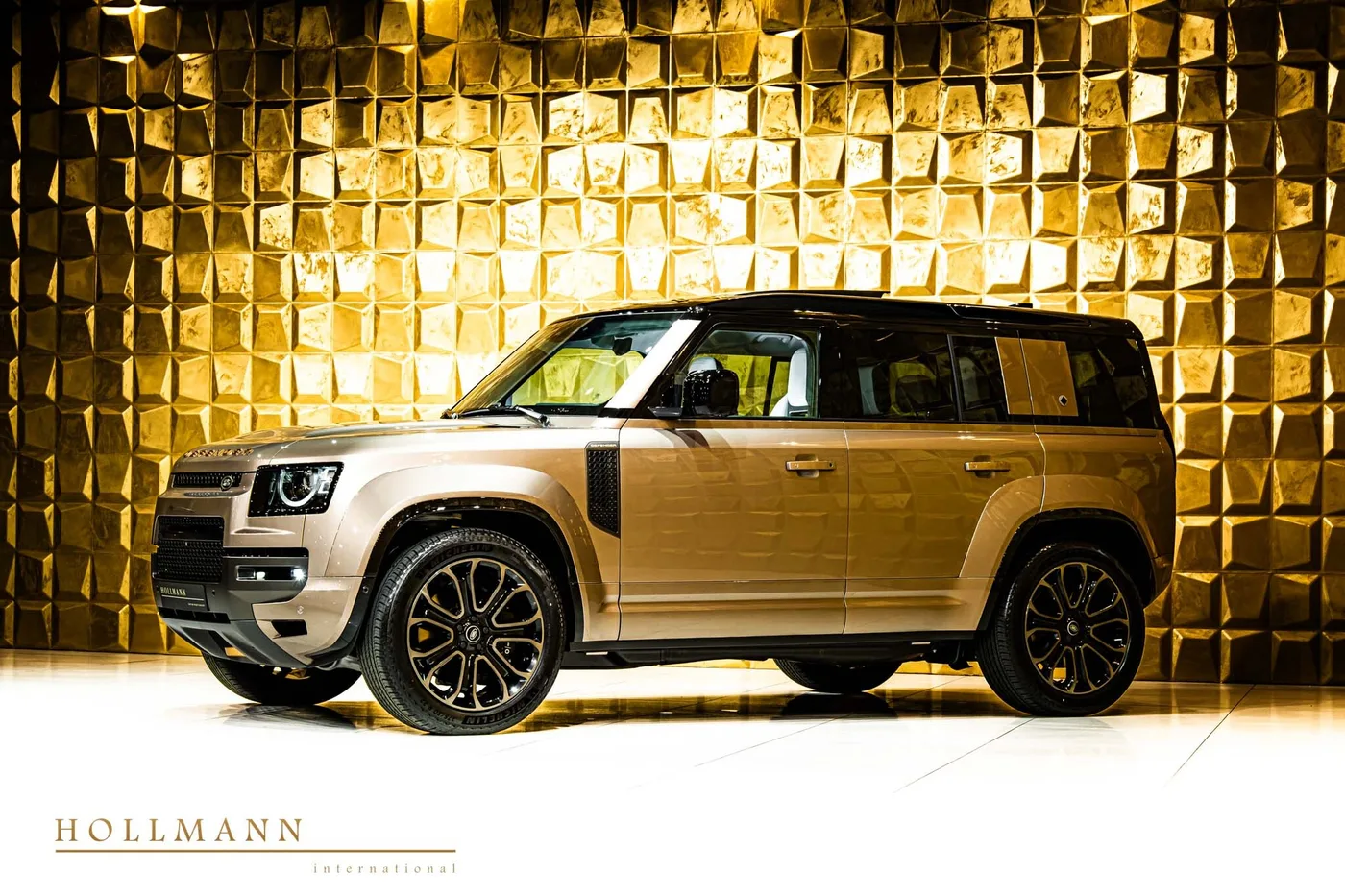 Land Rover Defender OCTA P635 sold by a specialist dealer in Stuhr, Germany, photo 5 of 8