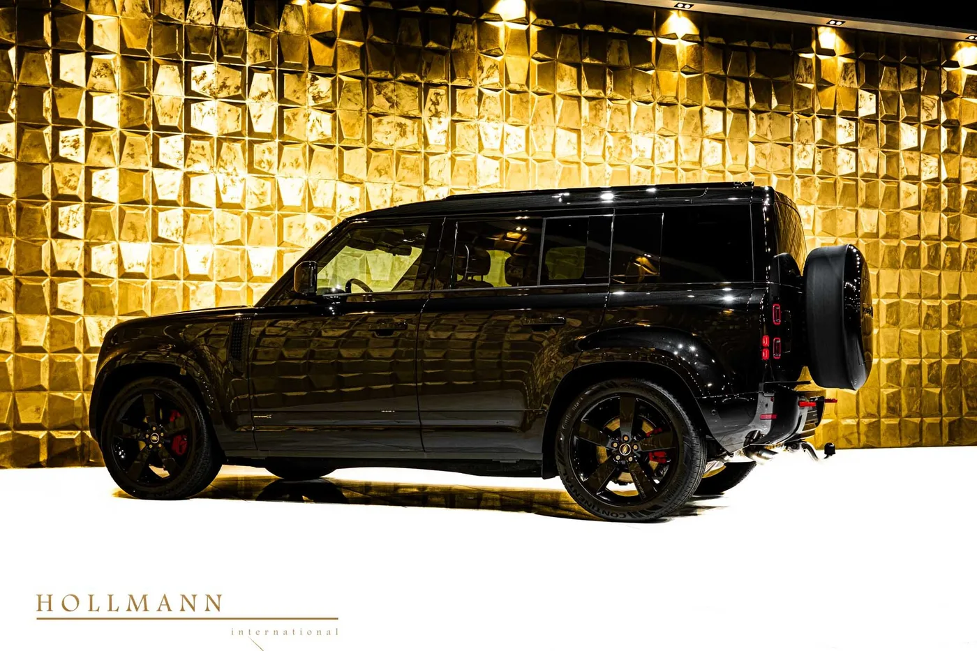 Land Rover Defender 110 X, P425 V8 proposée par un concessionnaire spécialisé à Stuhr, Allemagne, photo 5 sur 8