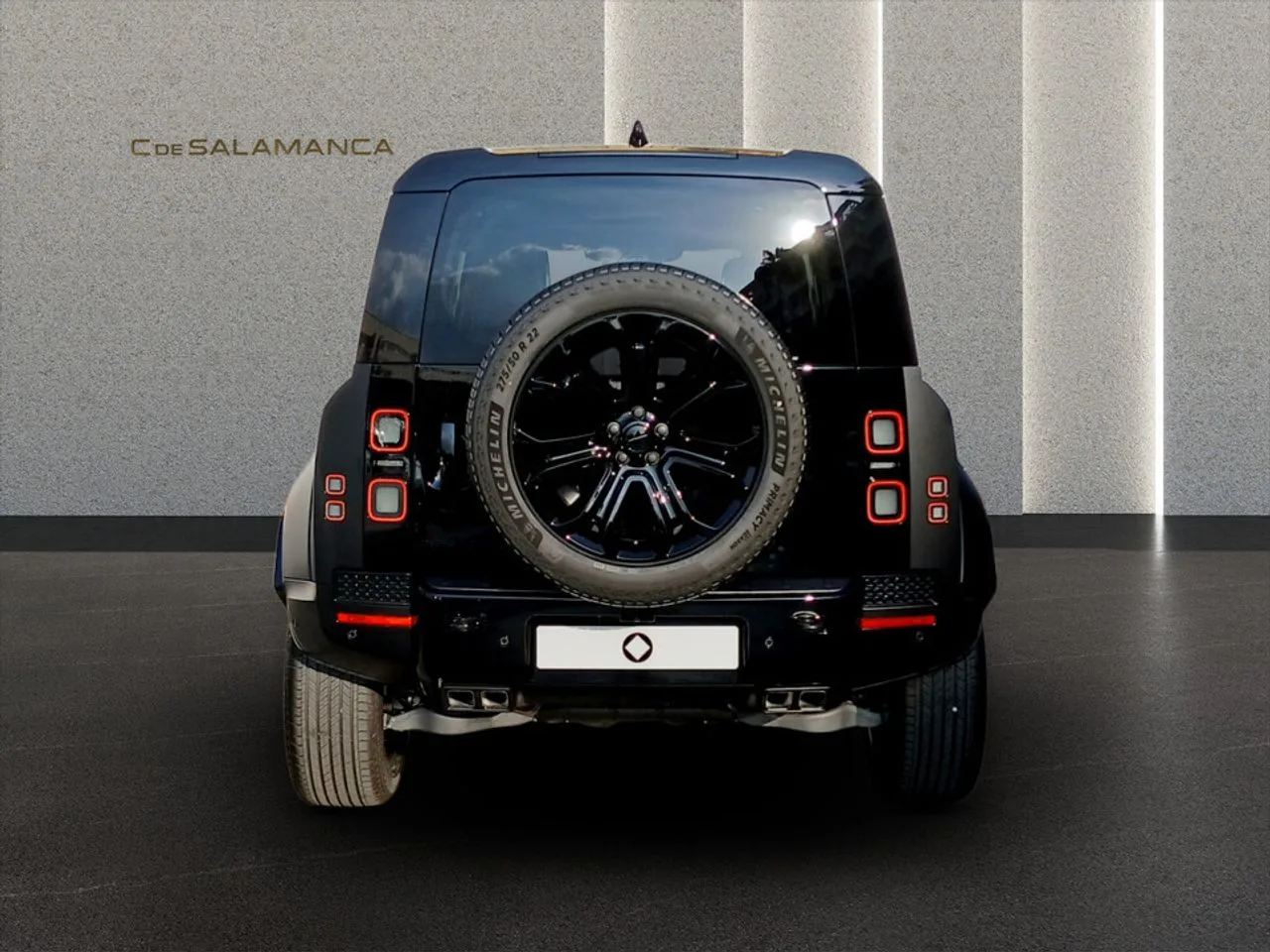 Land Rover Defender OCTA Black, 6/22