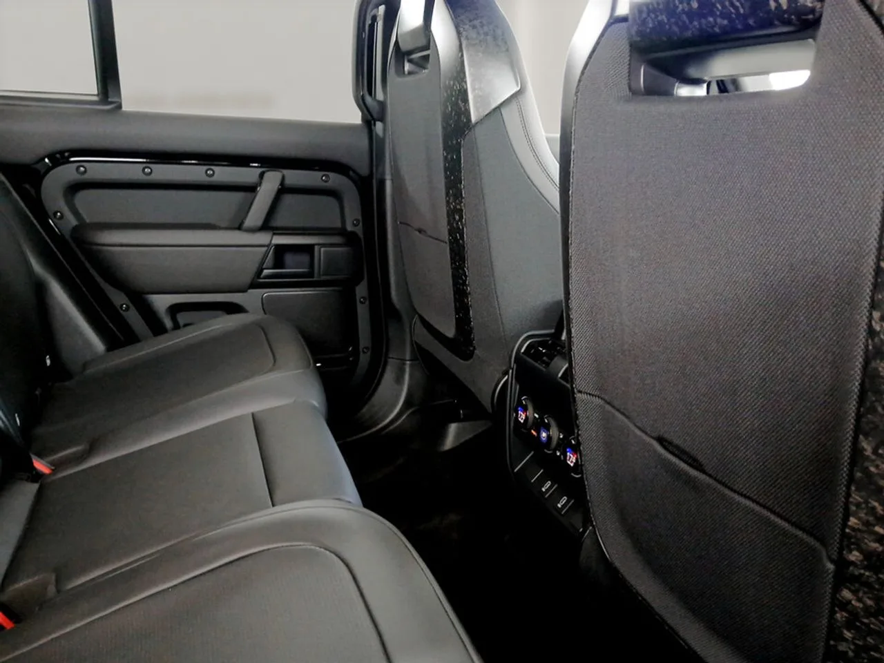 Land Rover Defender OCTA Black, 18/22