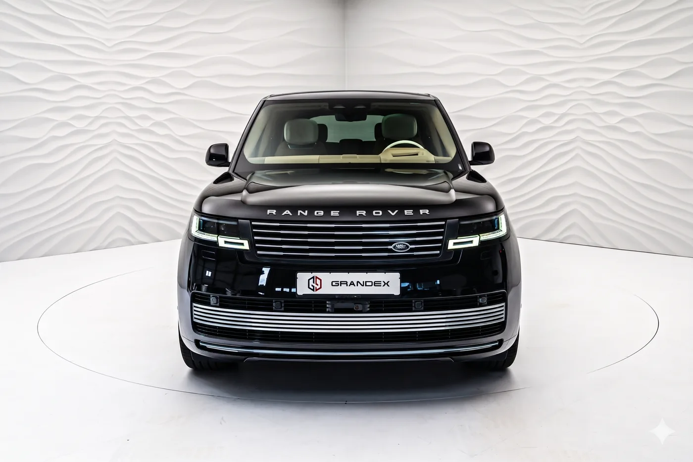 Land Rover Range Rover SV P615, long proposée par un concessionnaire spécialisé à Sengenthal, Allemagne, photo 9 sur 10