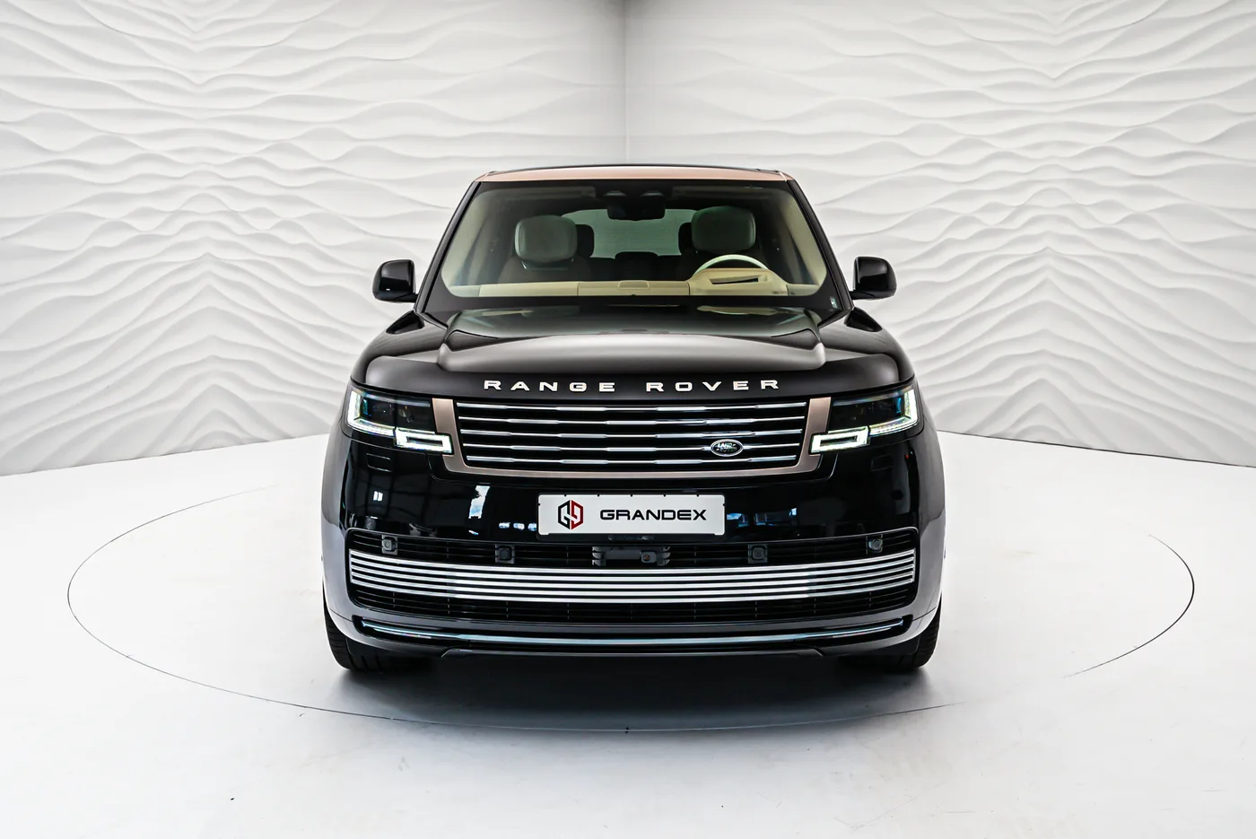 Land Rover Range Rover SV P615, long proposée par un concessionnaire spécialisé à Sengenthal, Allemagne, photo 10 sur 10