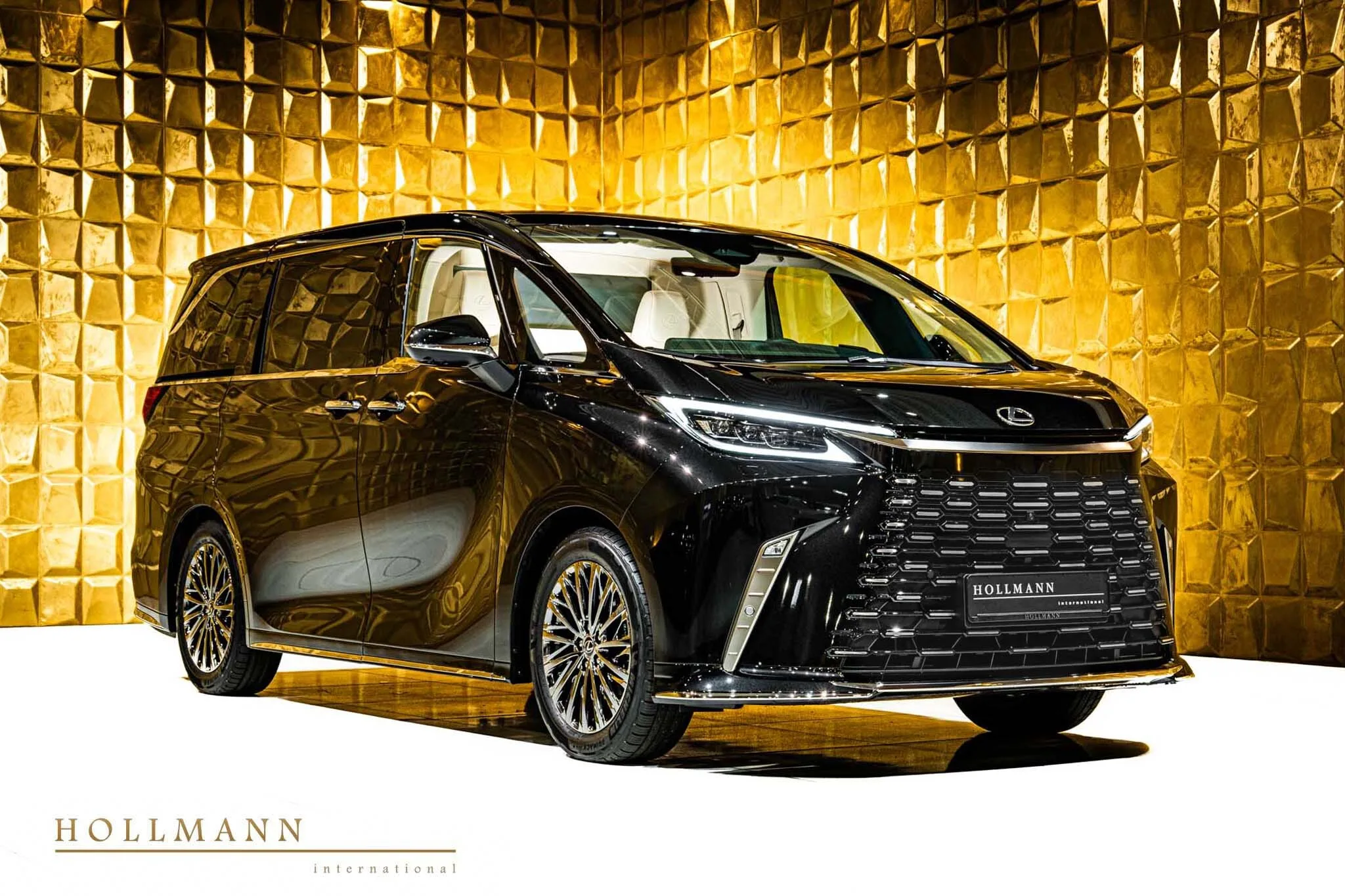 Lexus LM 350h AWD, Luxury proposée par un concessionnaire spécialisé à Stuhr, Allemagne, photo principale