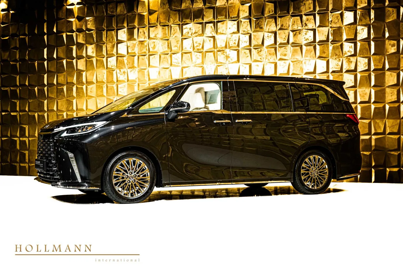 Lexus LM 350h AWD, Luxury angeboten von einem Fachhändler in Stuhr, Deutschland, Foto 4 von 8